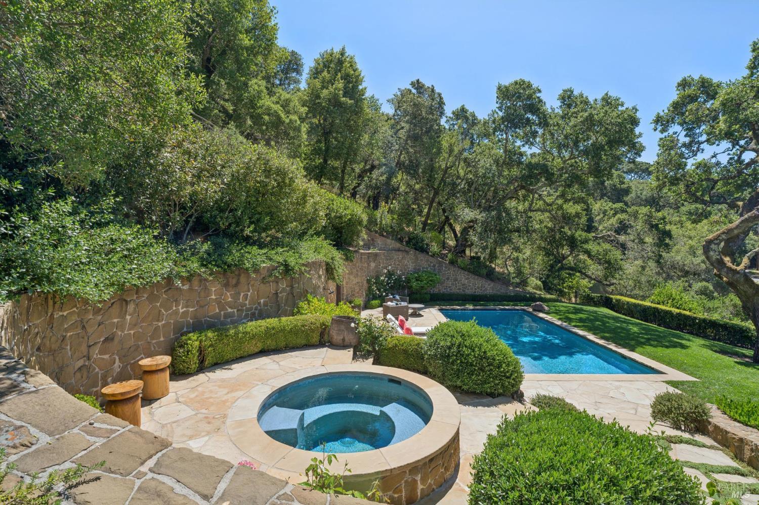 126 Winding Way