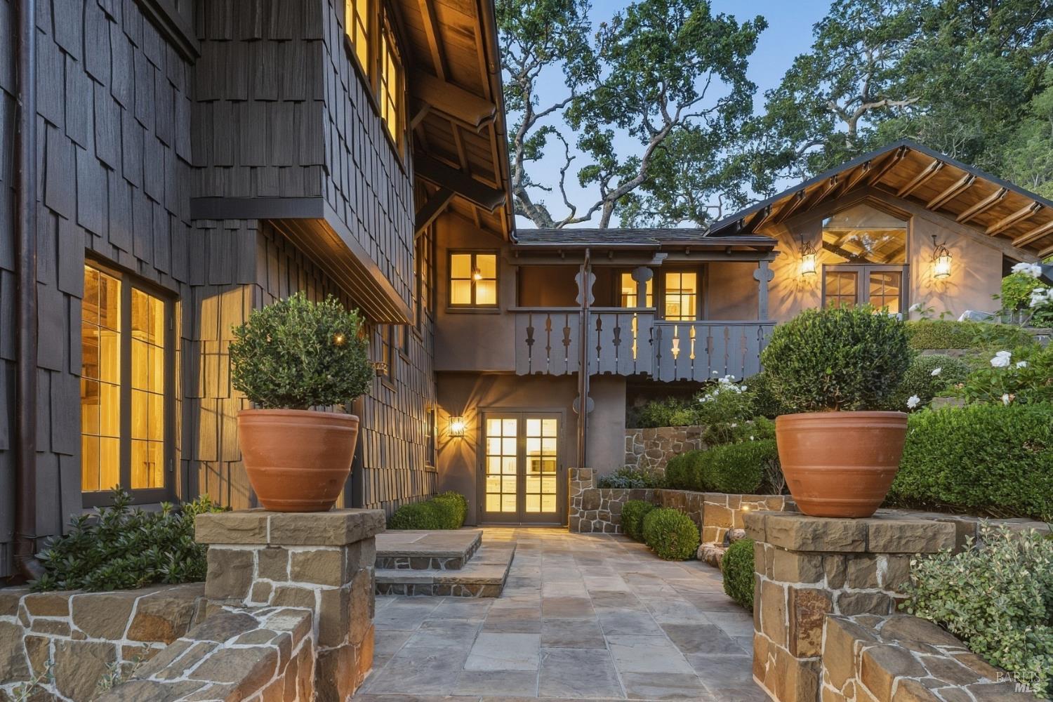 126 Winding Way