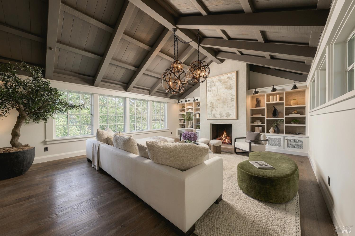 126 Winding Way