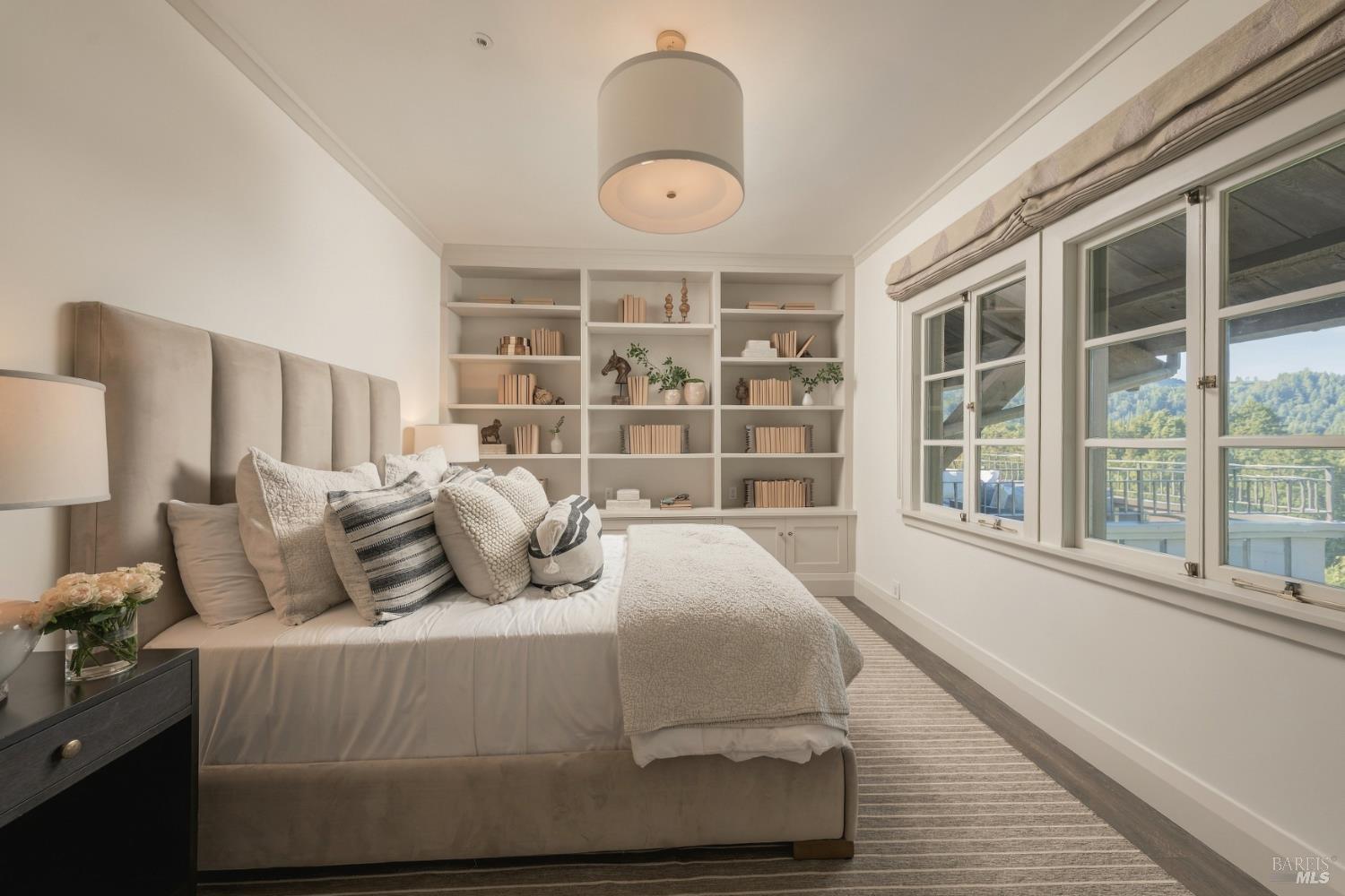 126 Winding Way