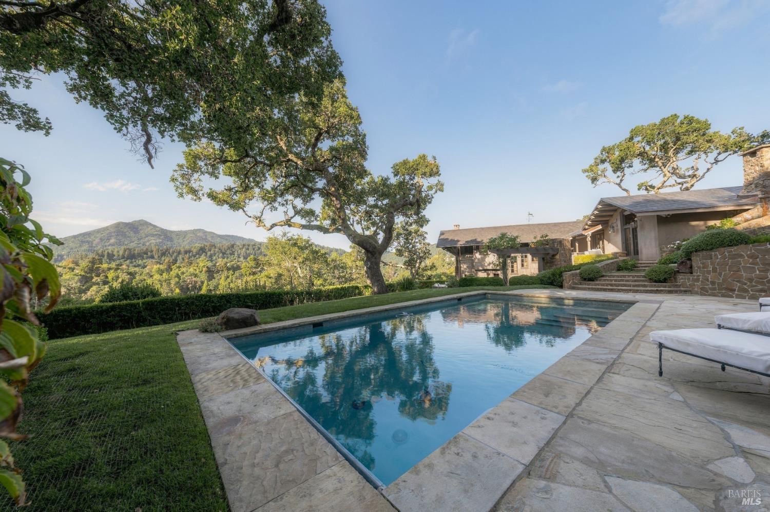 126 Winding Way