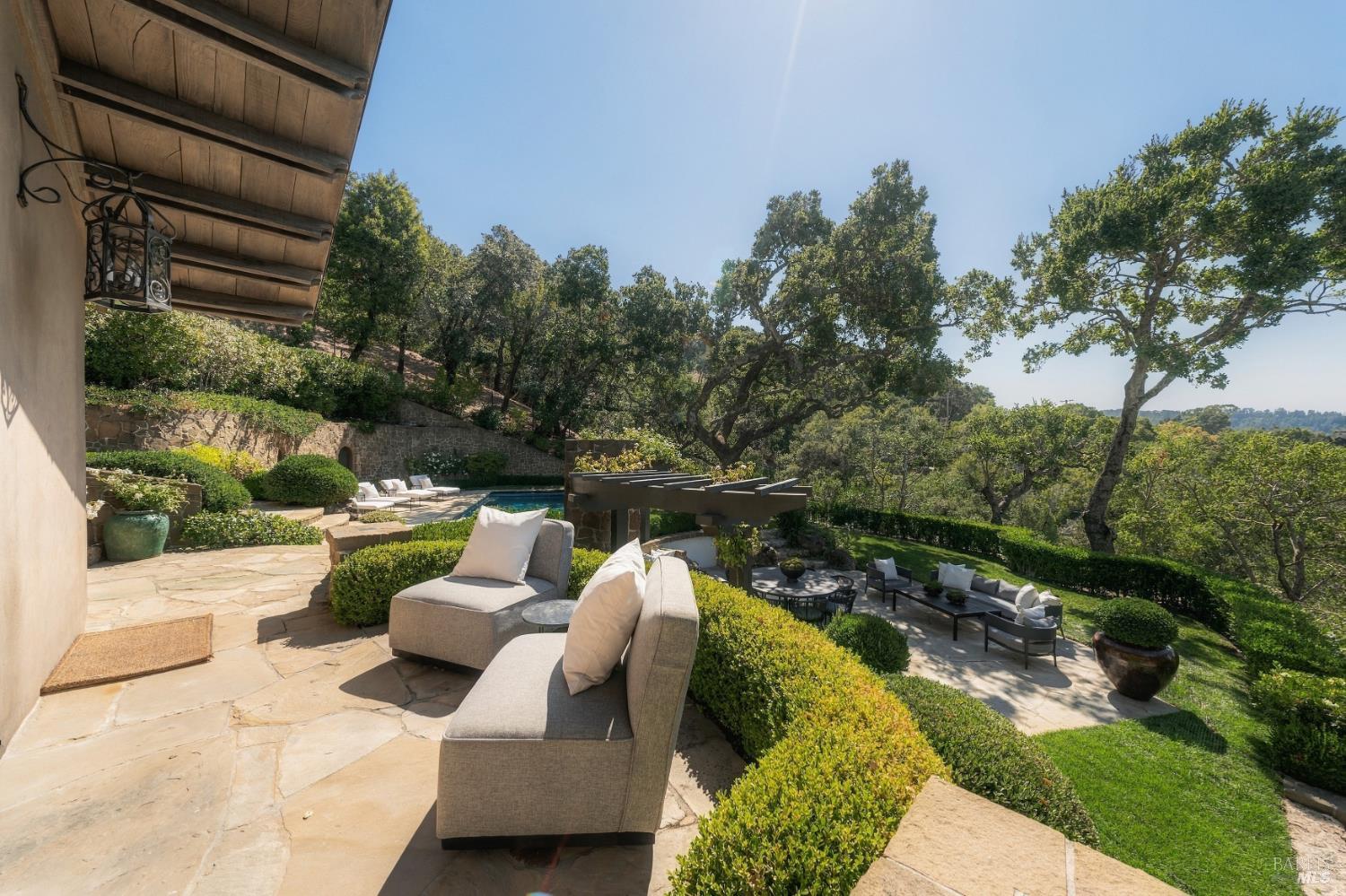 126 Winding Way
