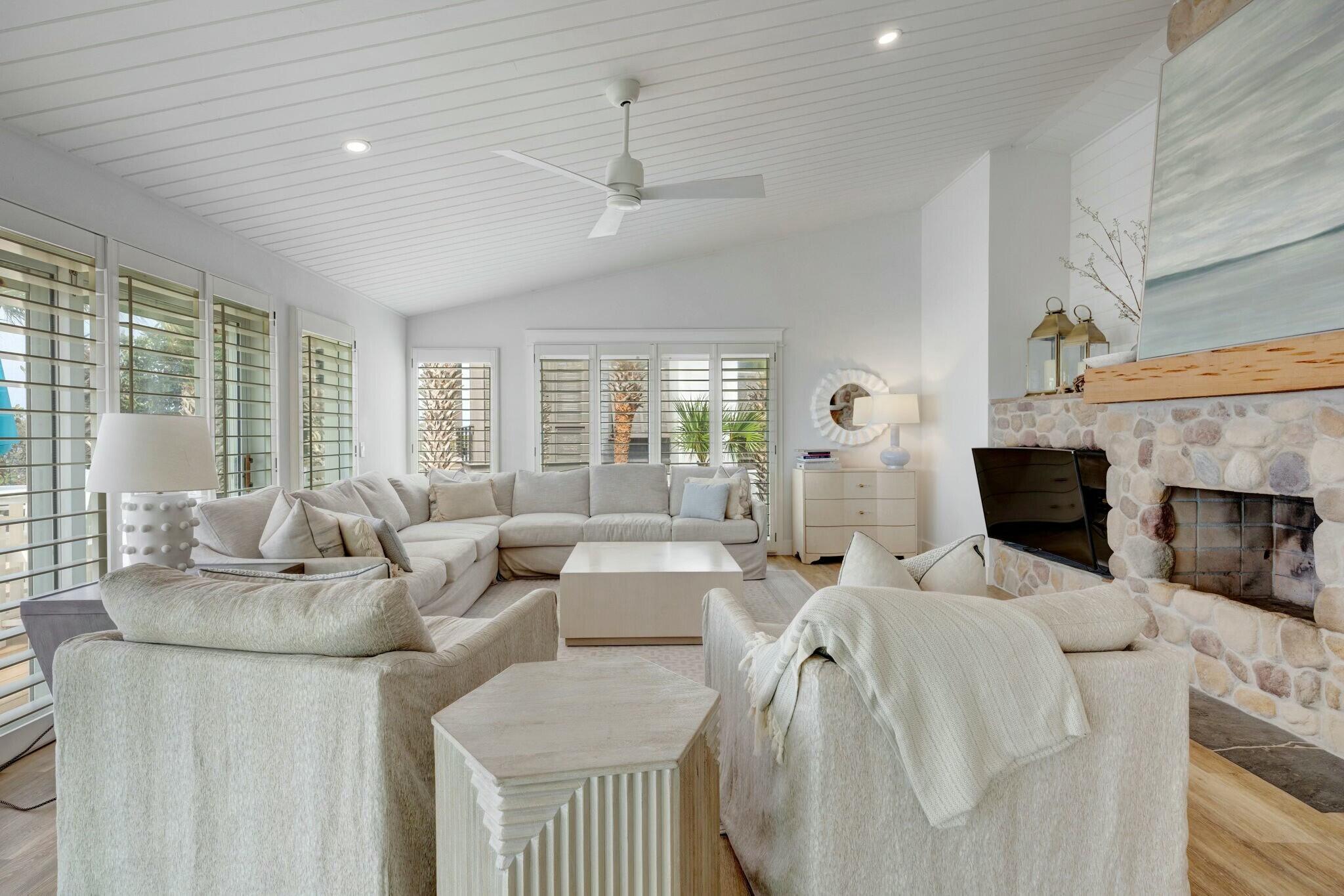 239 Pelican Circle