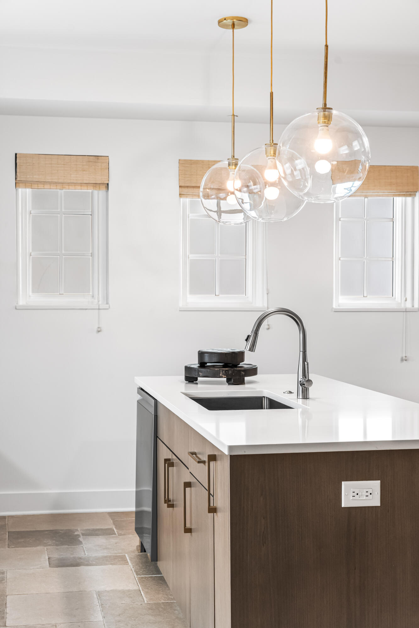 136 Georgetown Avenue, 2D