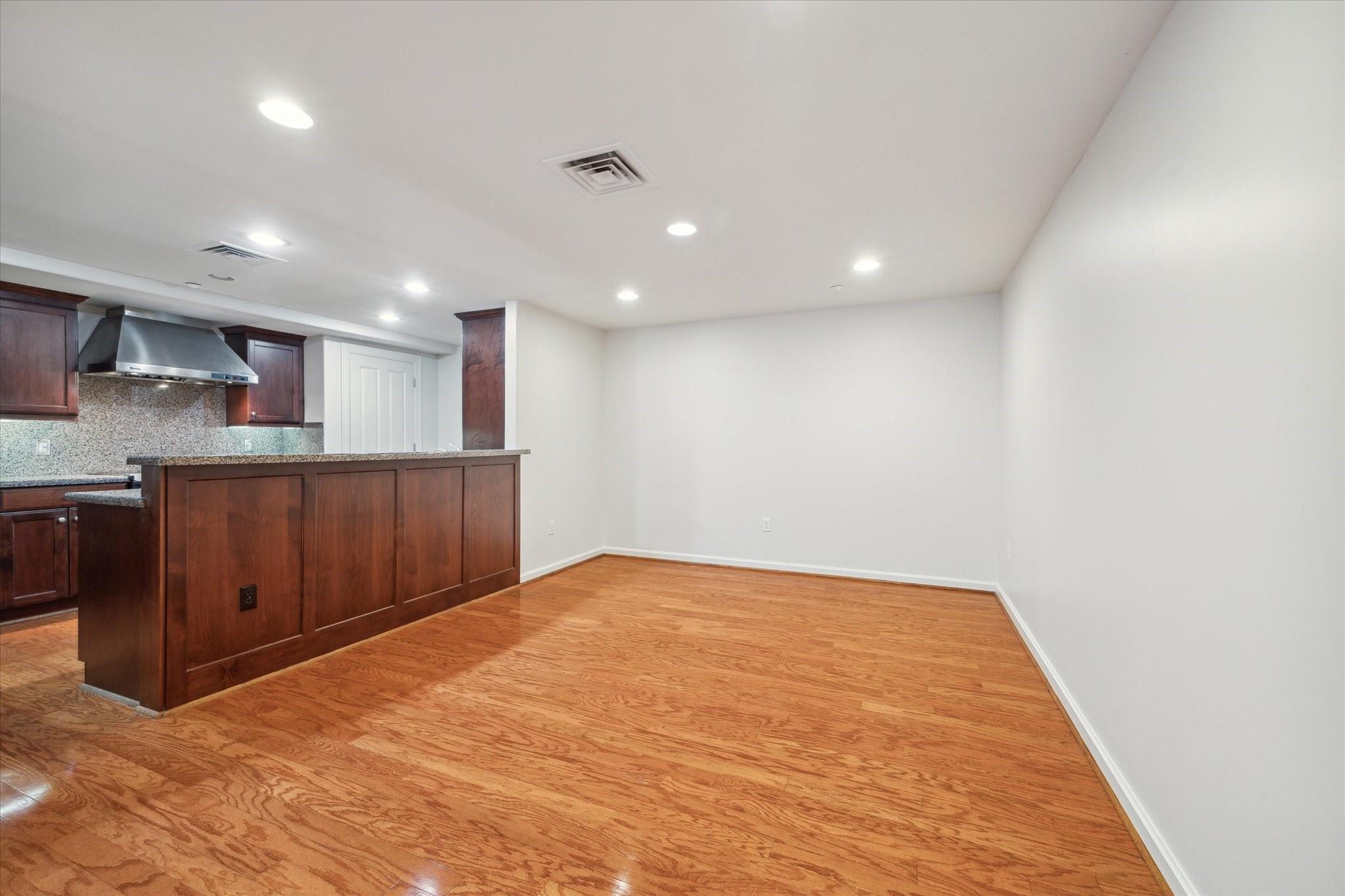 914 Main Street # 1104