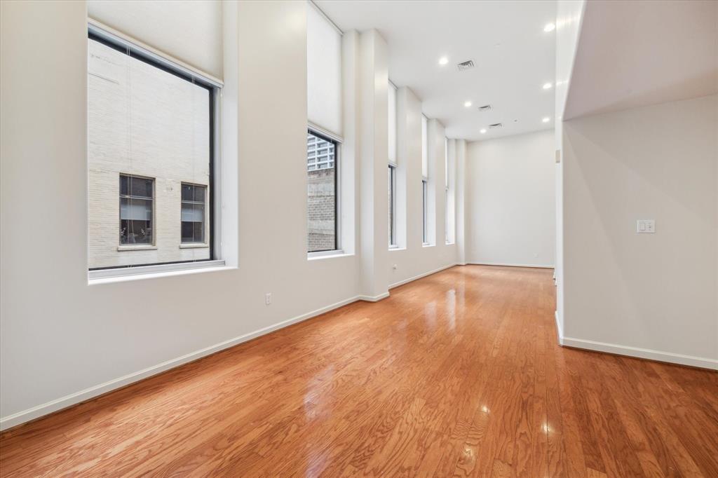 914 Main Street # 1104