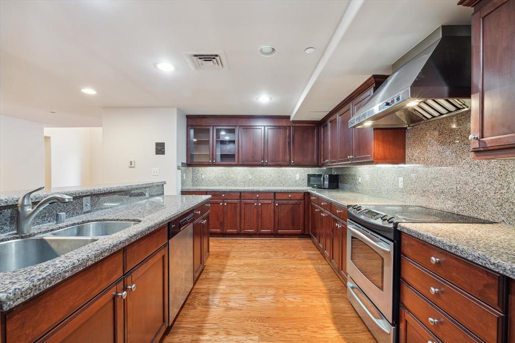 914 Main Street # 1104