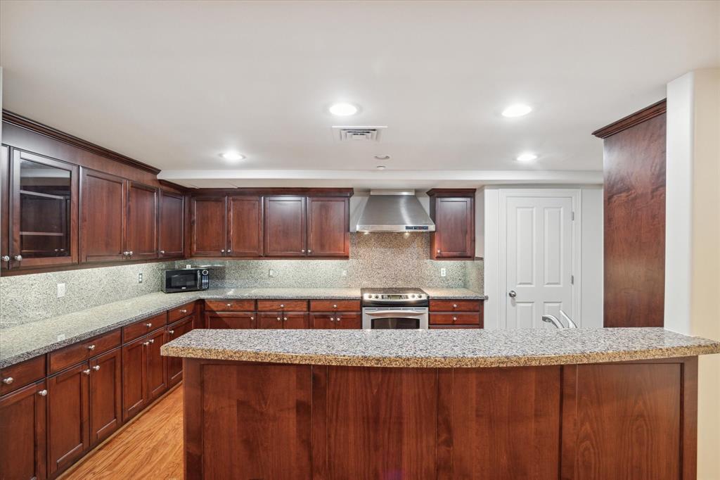 914 Main Street # 1104
