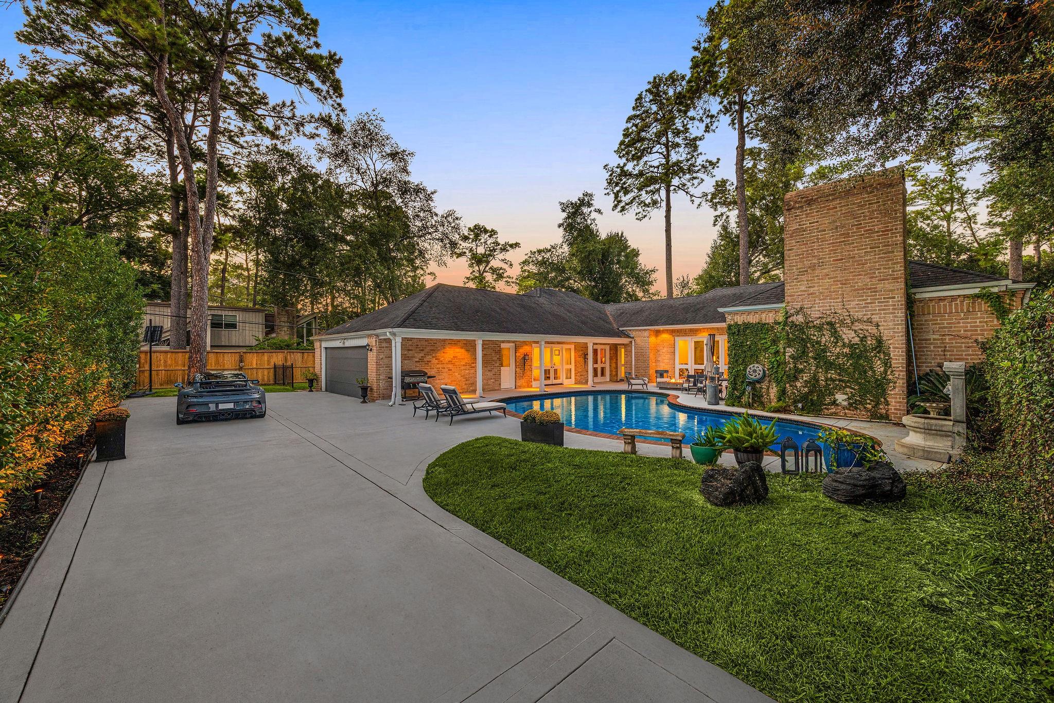 323 Vanderpool Lane