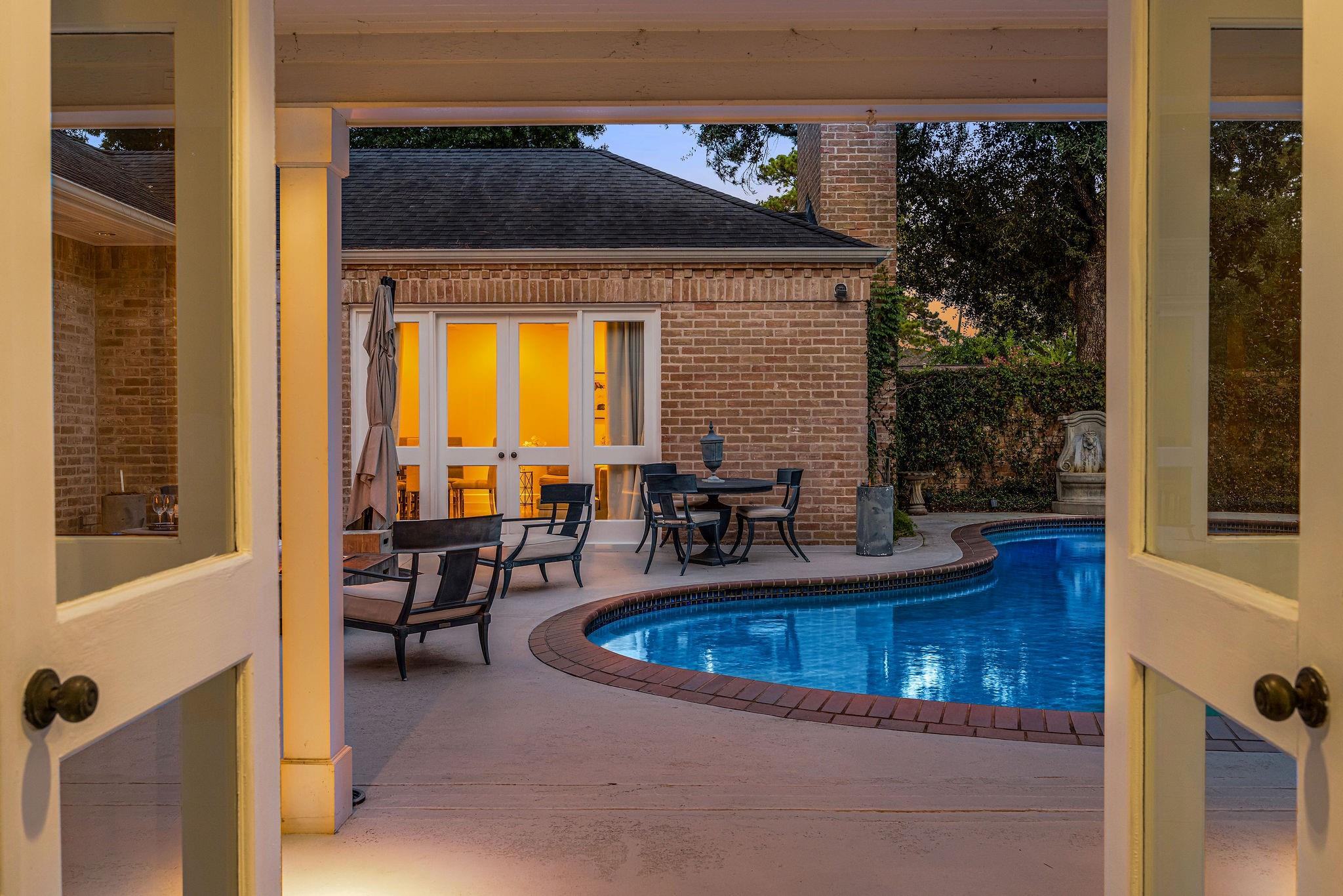 323 Vanderpool Lane