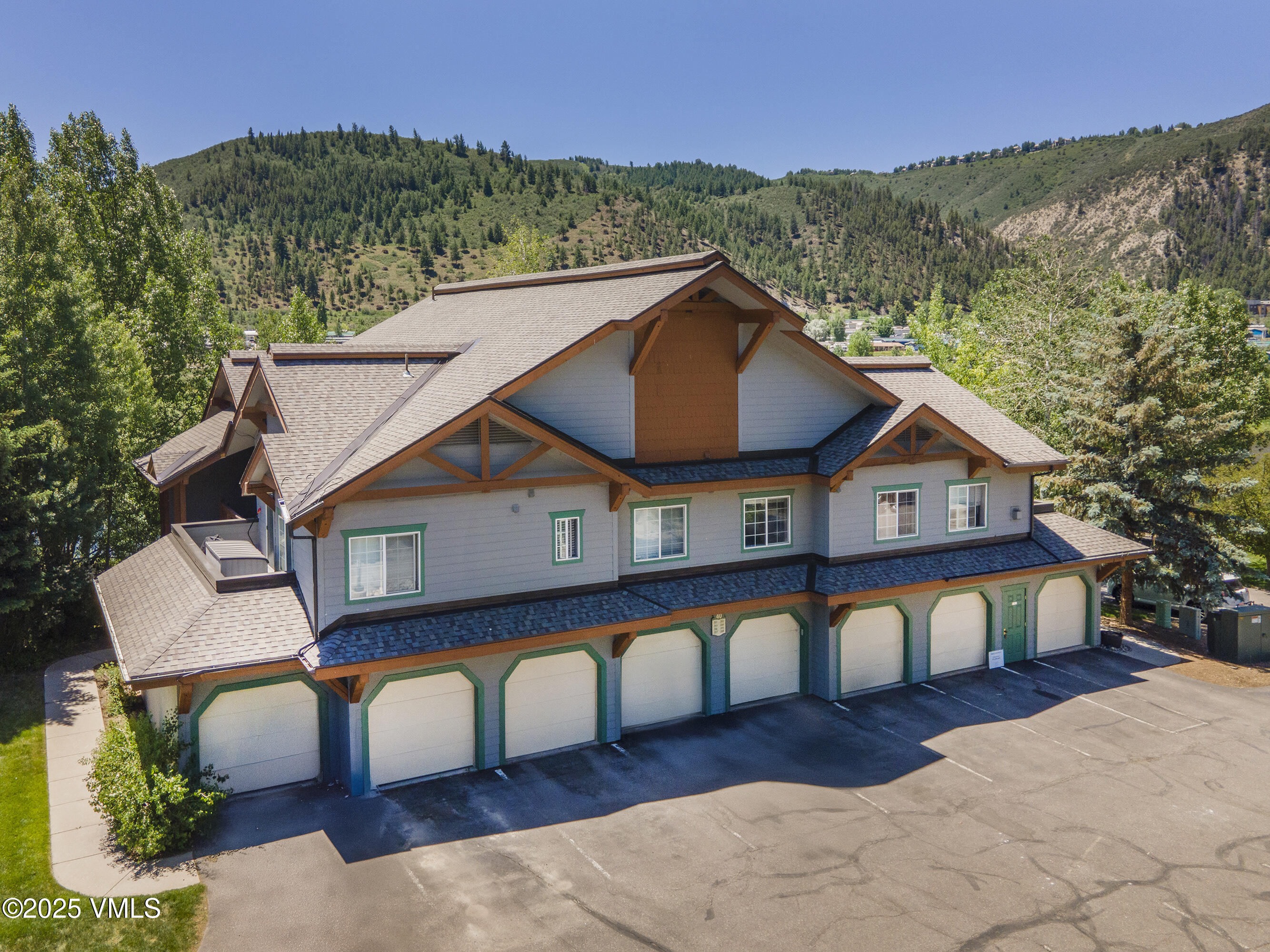 205 Crazy Horse Point 205