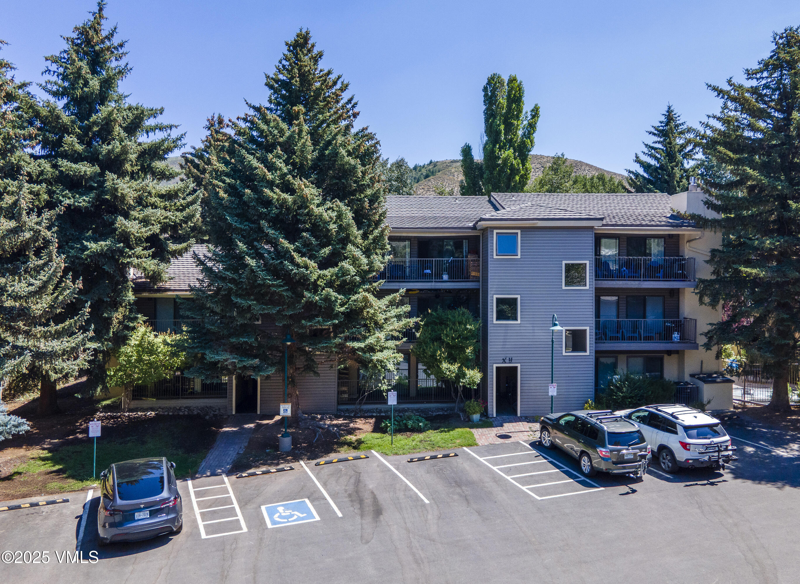 179 Lake Street Z-2