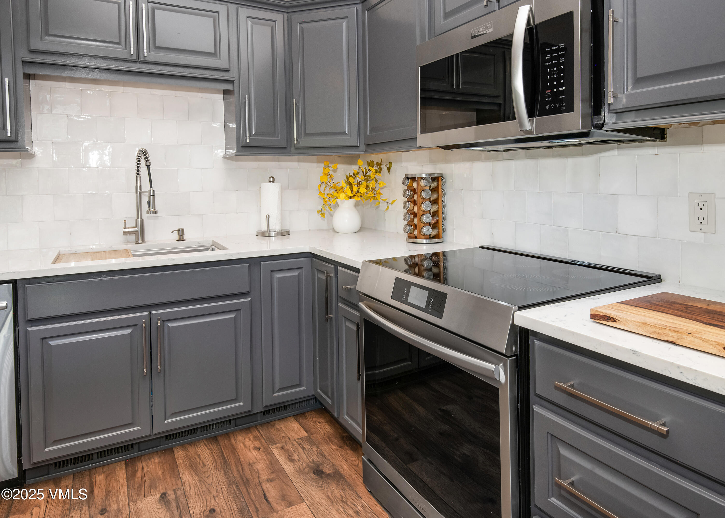 971 W Beaver Creek B5