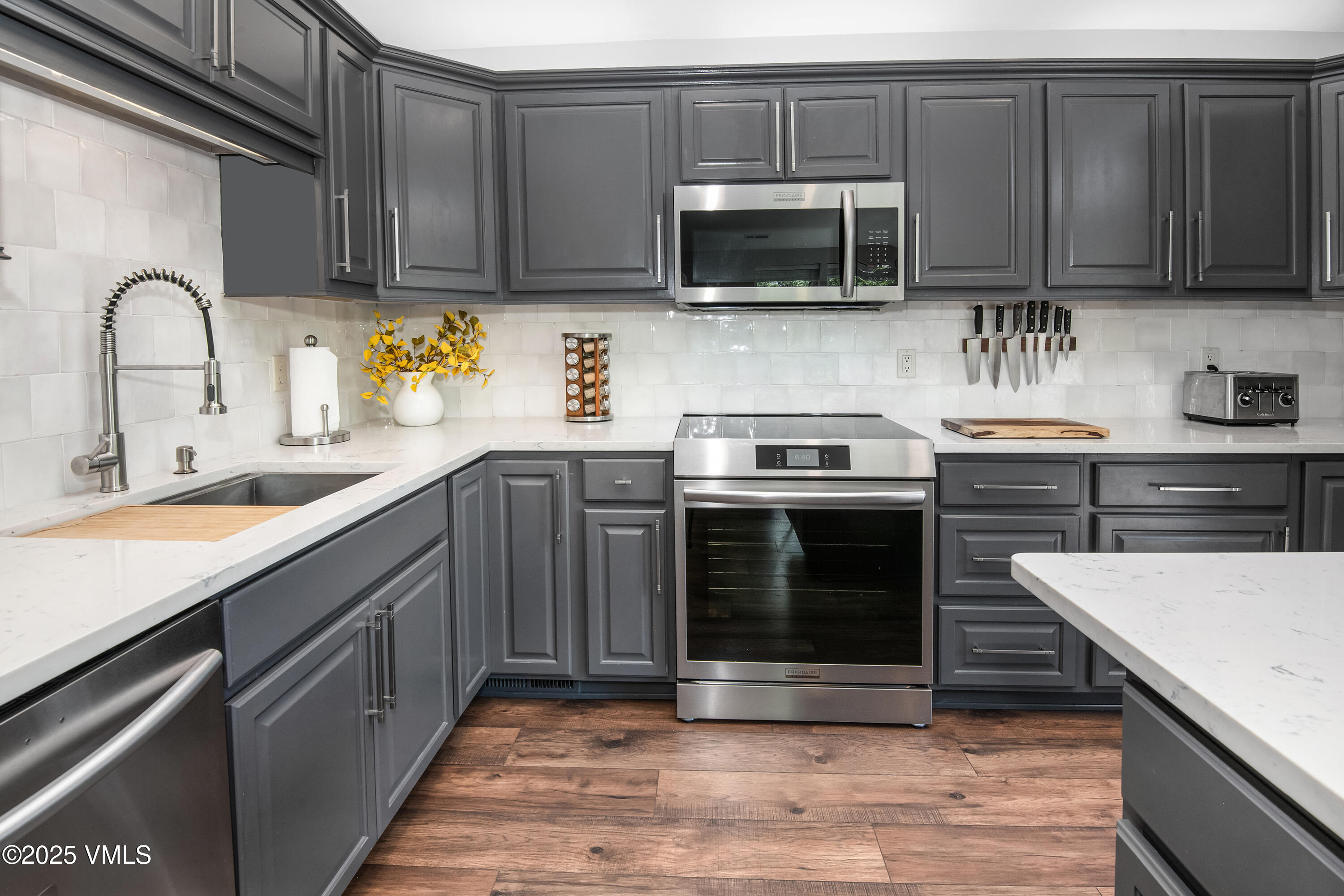 971 W Beaver Creek B5