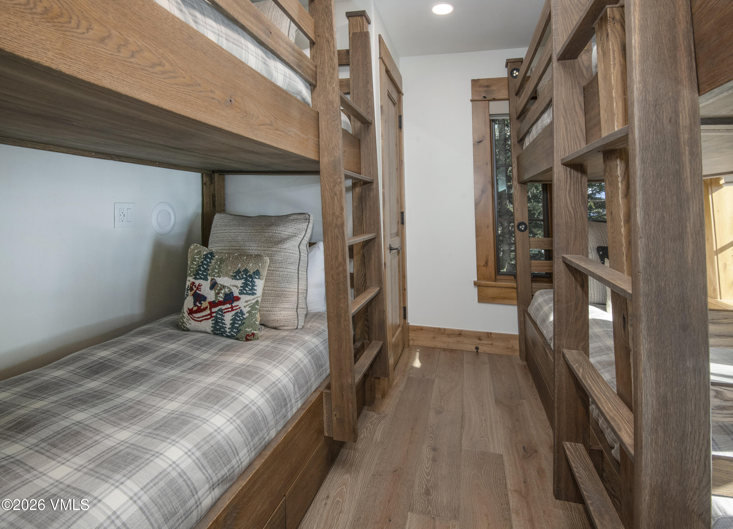 1120 Village Road 8