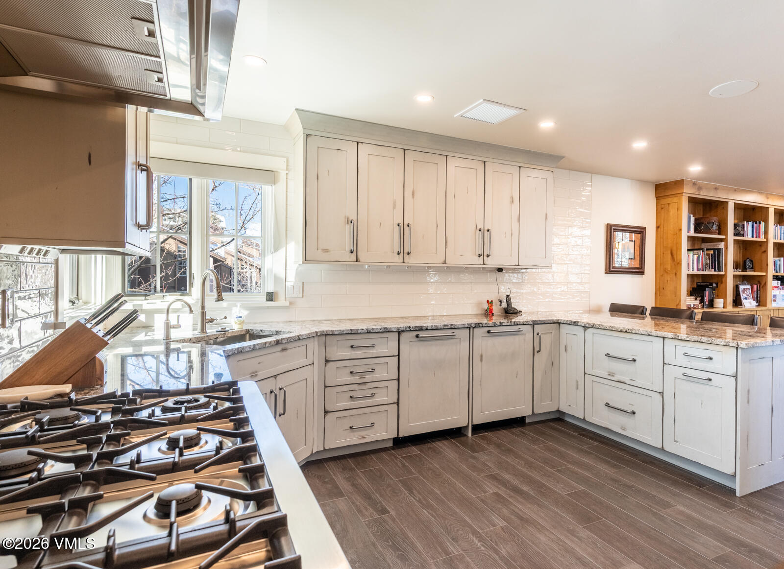 1120 Village Road 8