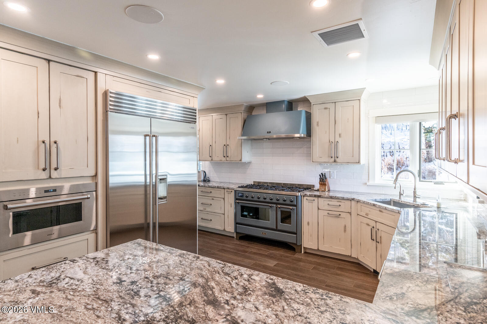 1120 Village Road 8