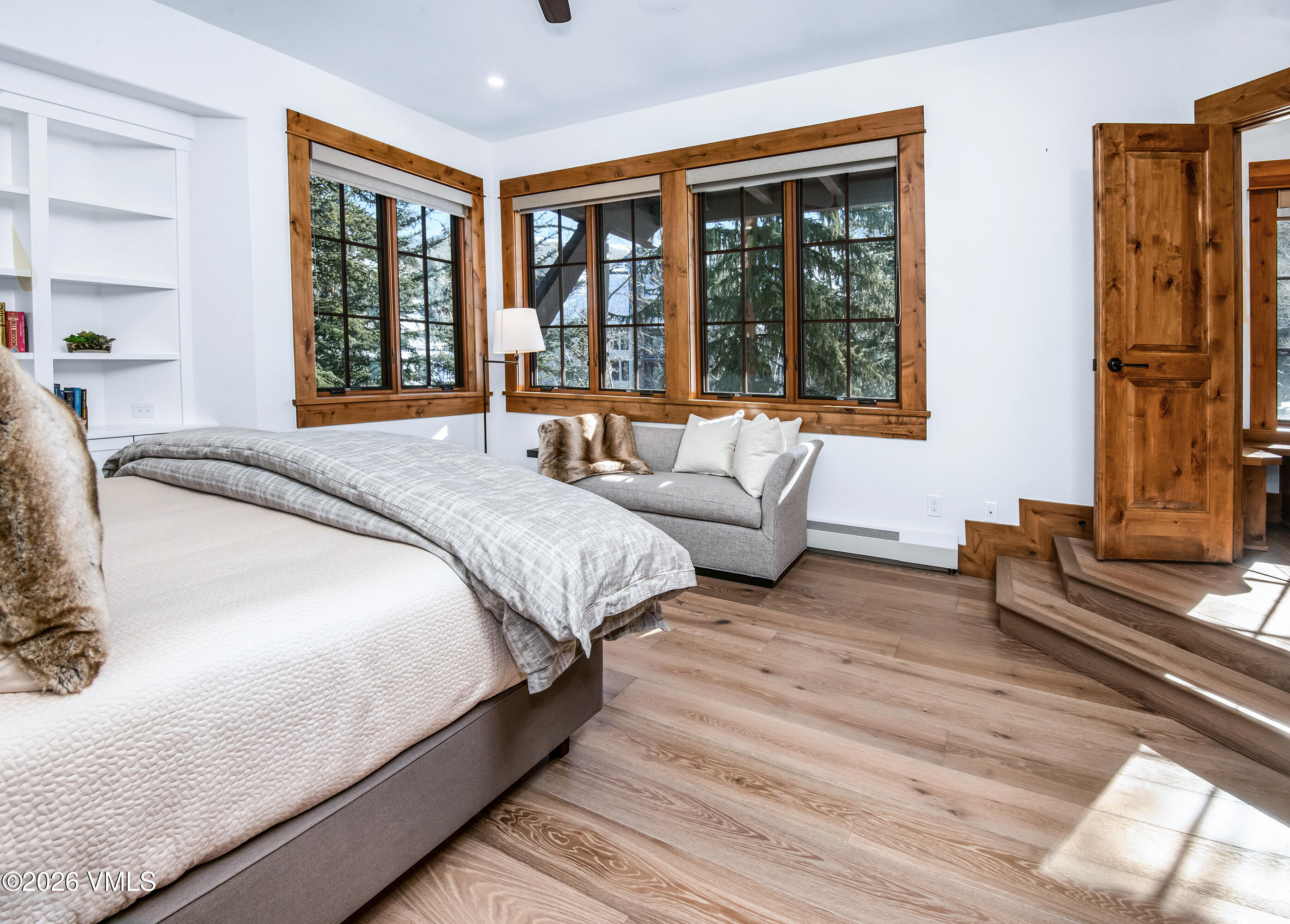 1120 Village Road 8