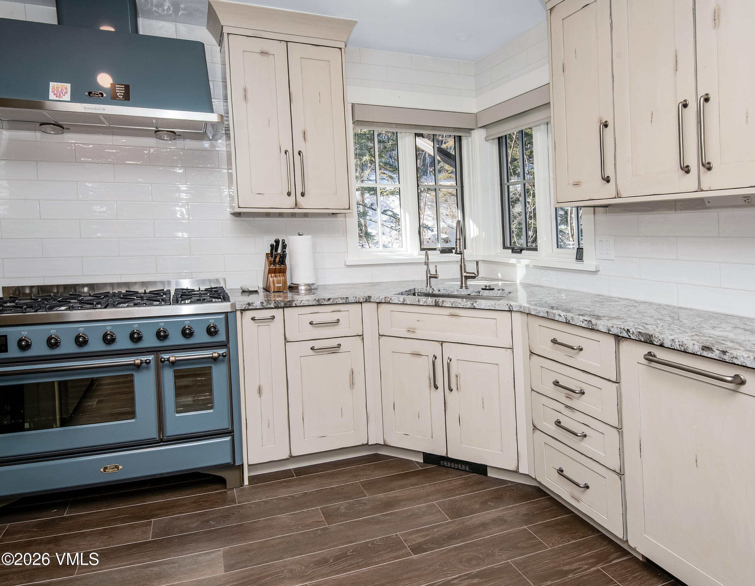 1120 Village Road 8