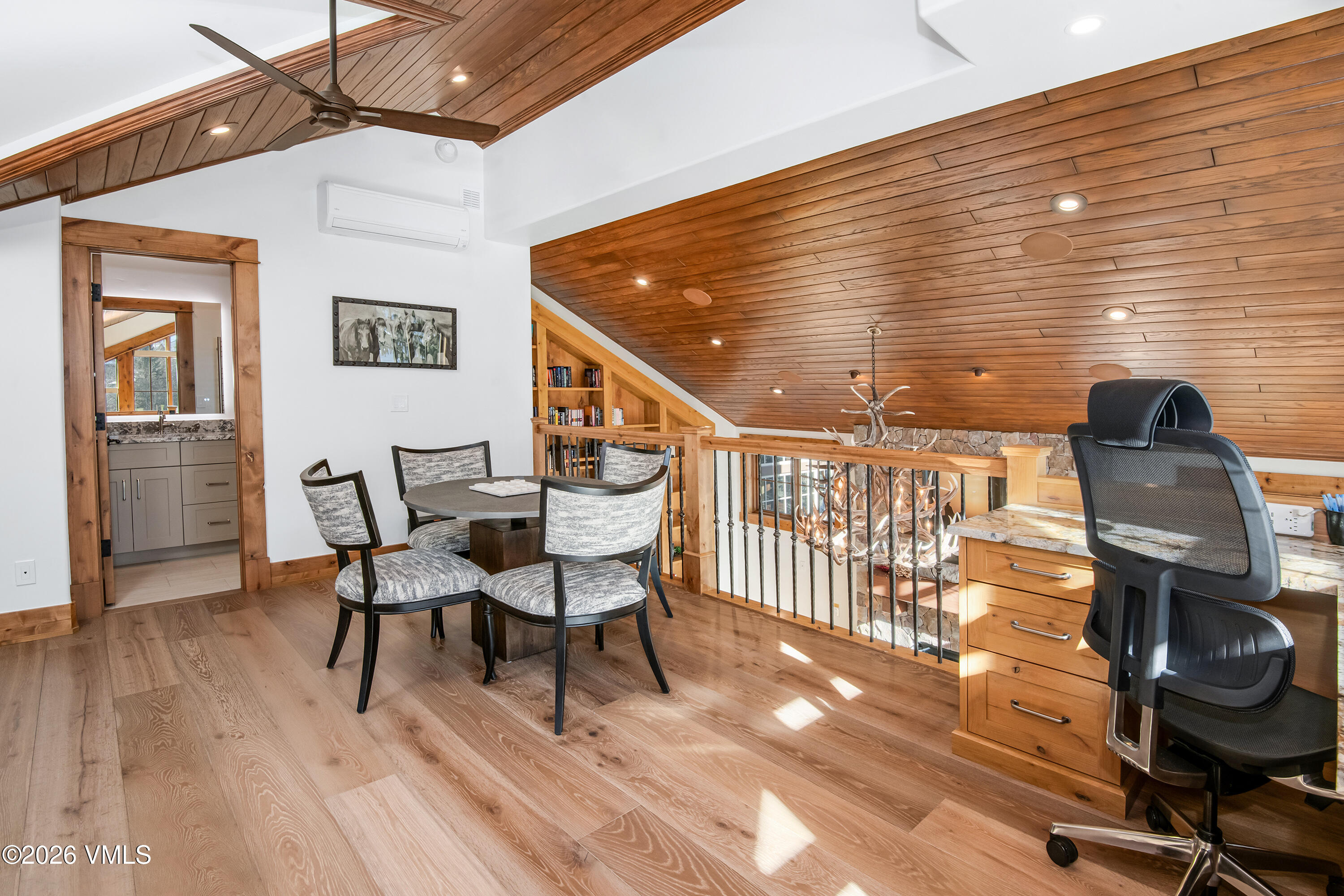 1120 Village Road 8