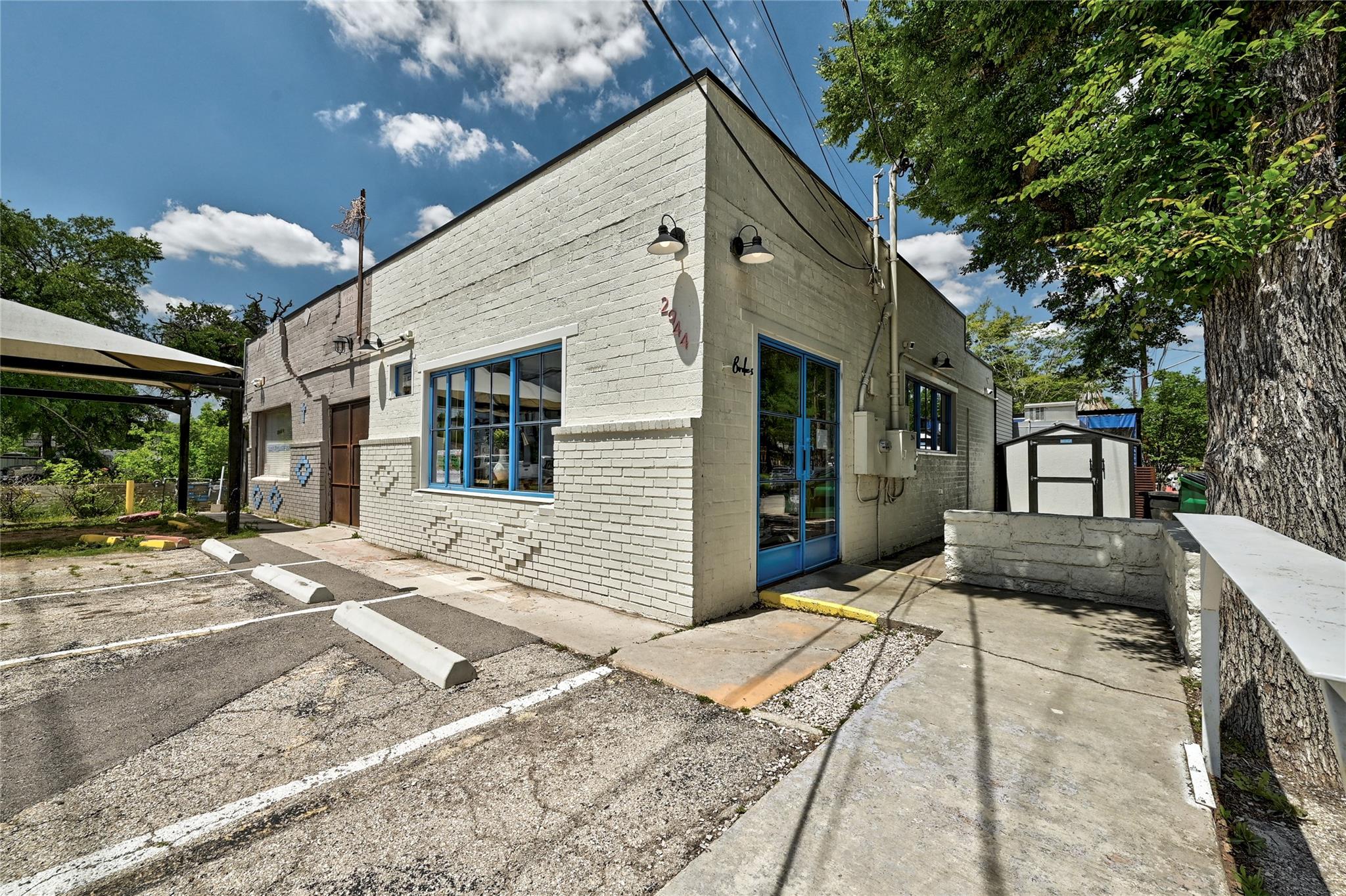 2702 Crest Ave # 1