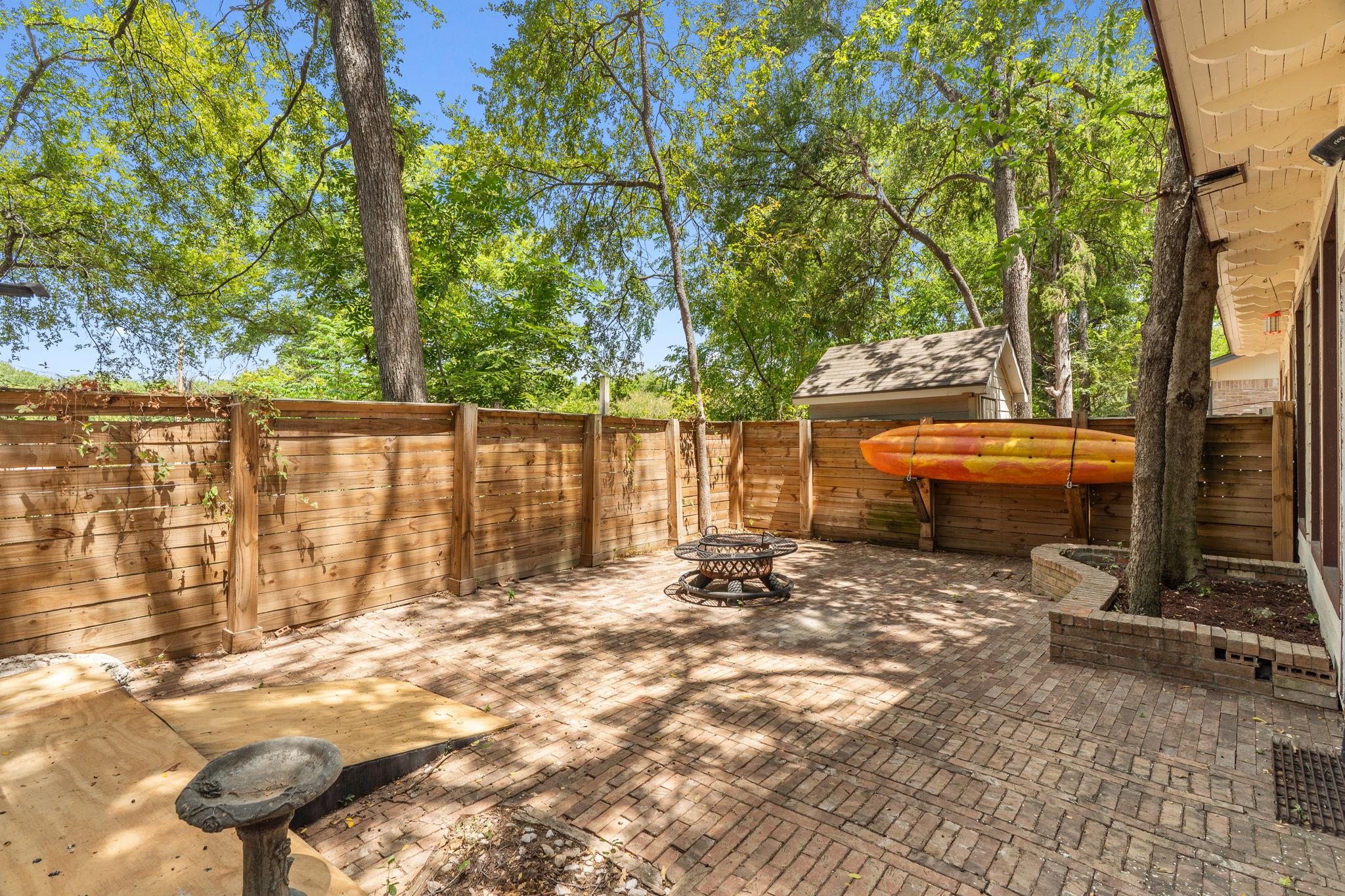 1304 Cool Shadow DR
