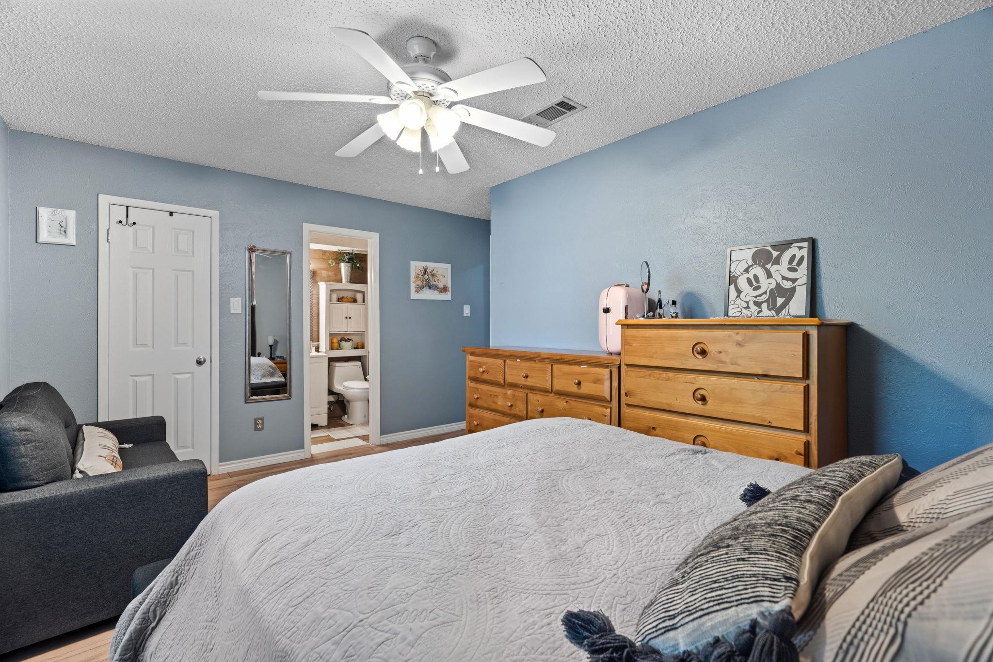 1304 Cool Shadow DR