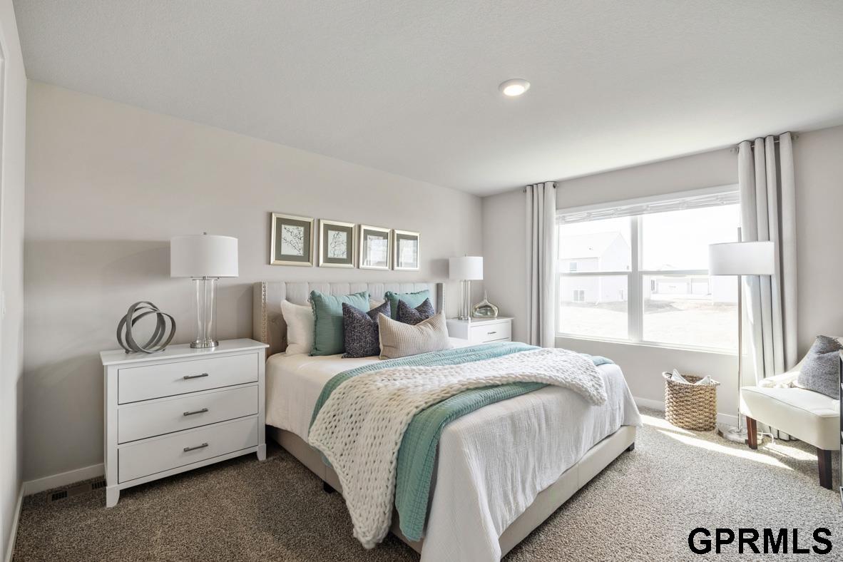 8031 N 170 Terrace