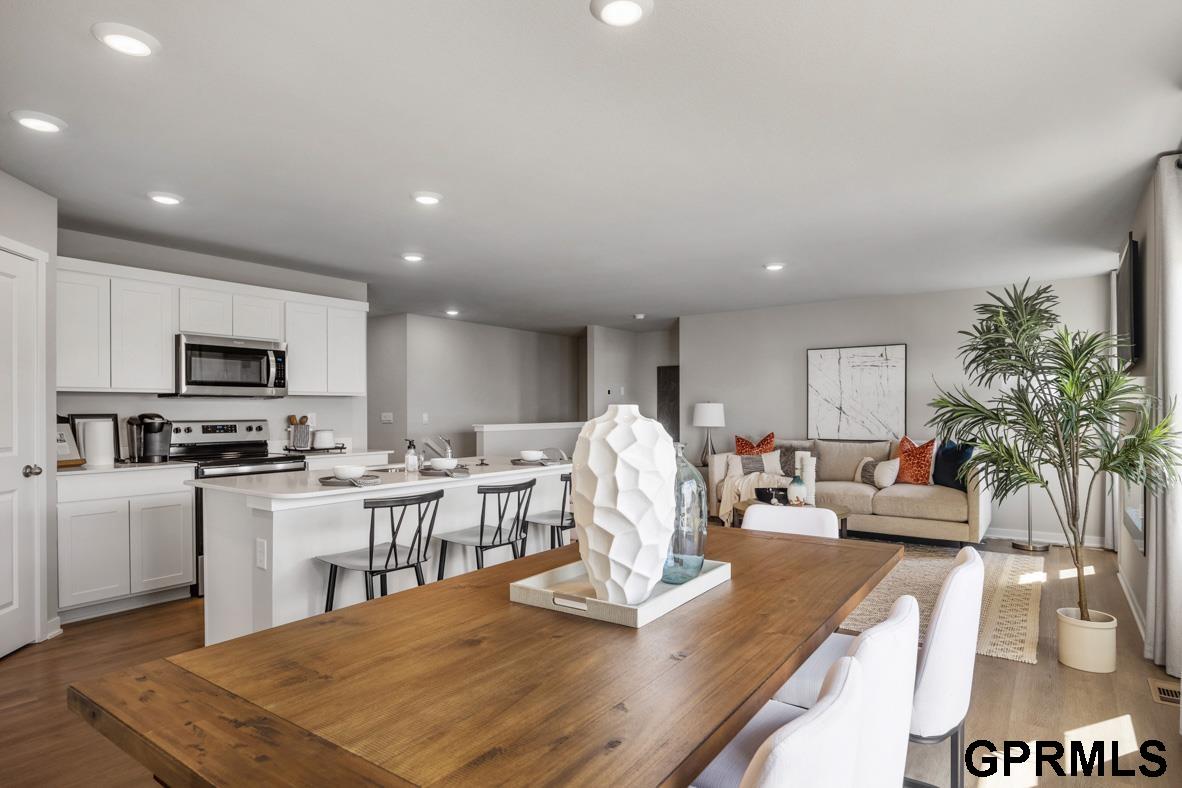 8031 N 170 Terrace