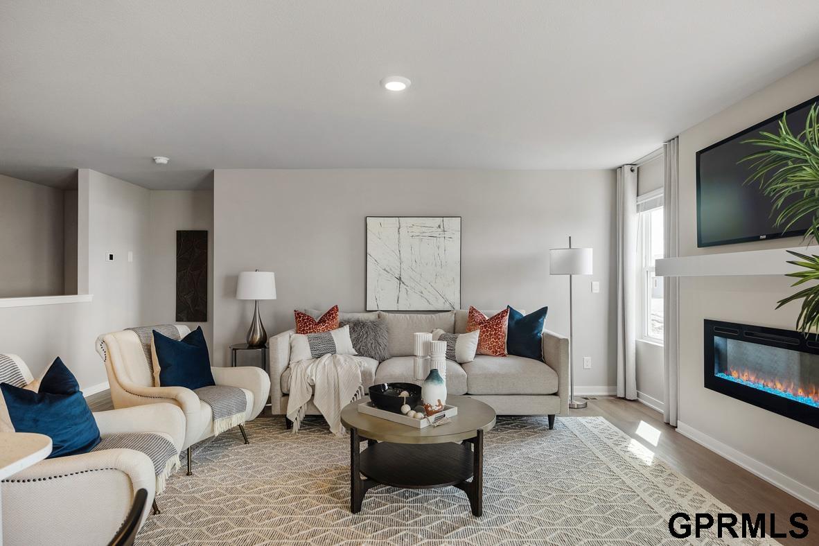 8031 N 170 Terrace