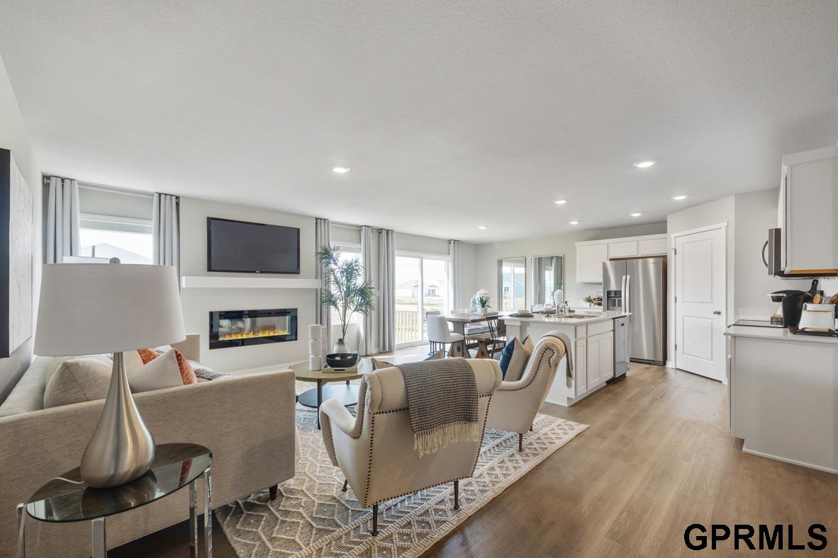 8031 N 170 Terrace