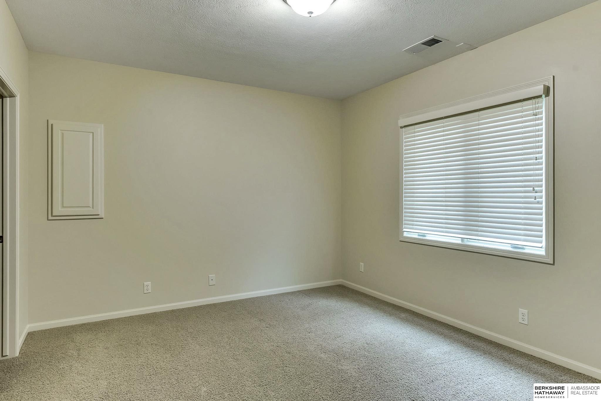 1414 S 189th Court
