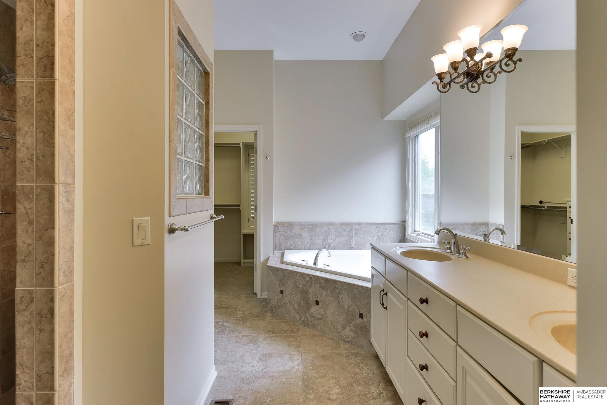 1414 S 189th Court