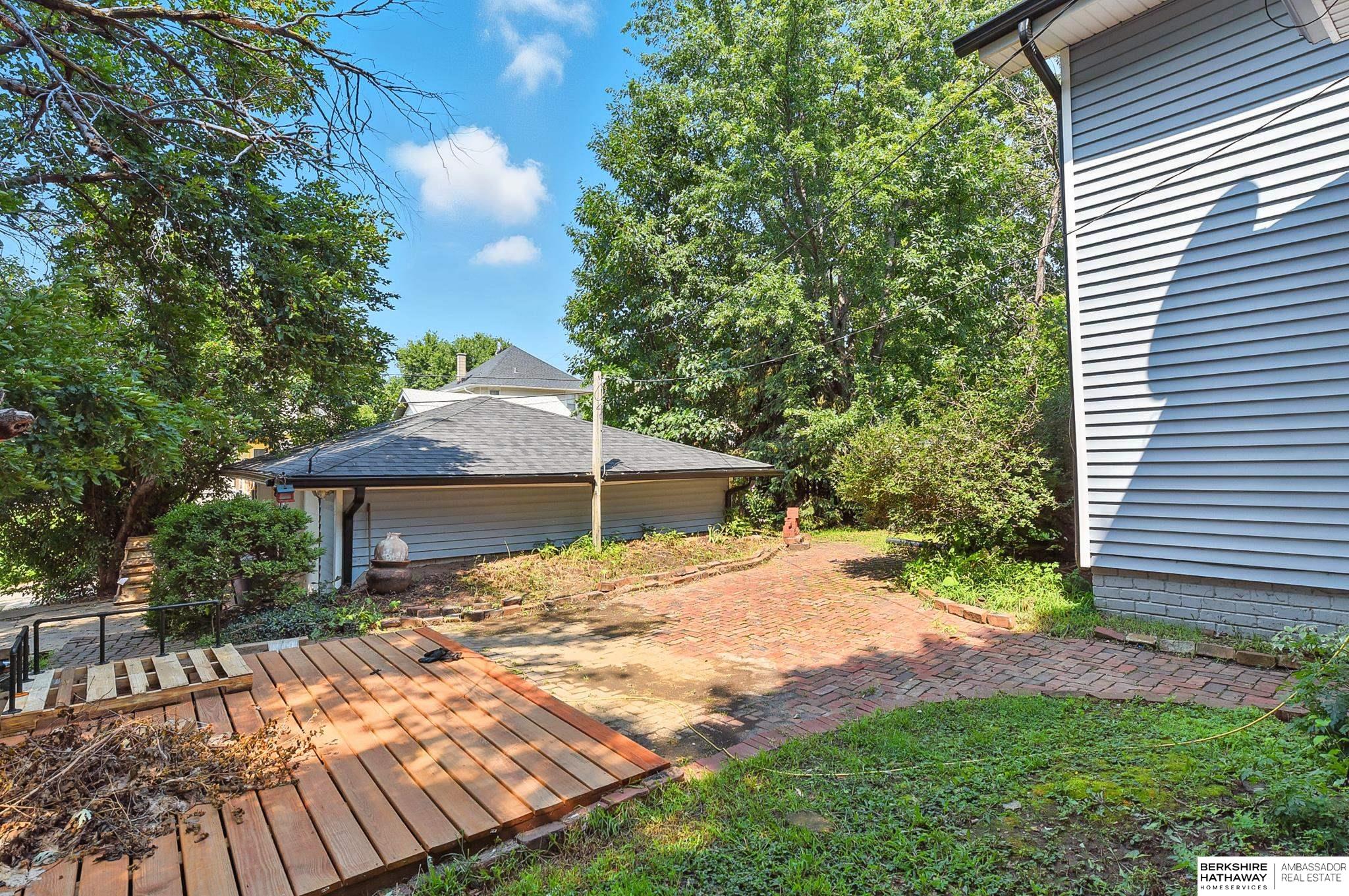 3340 Center Street