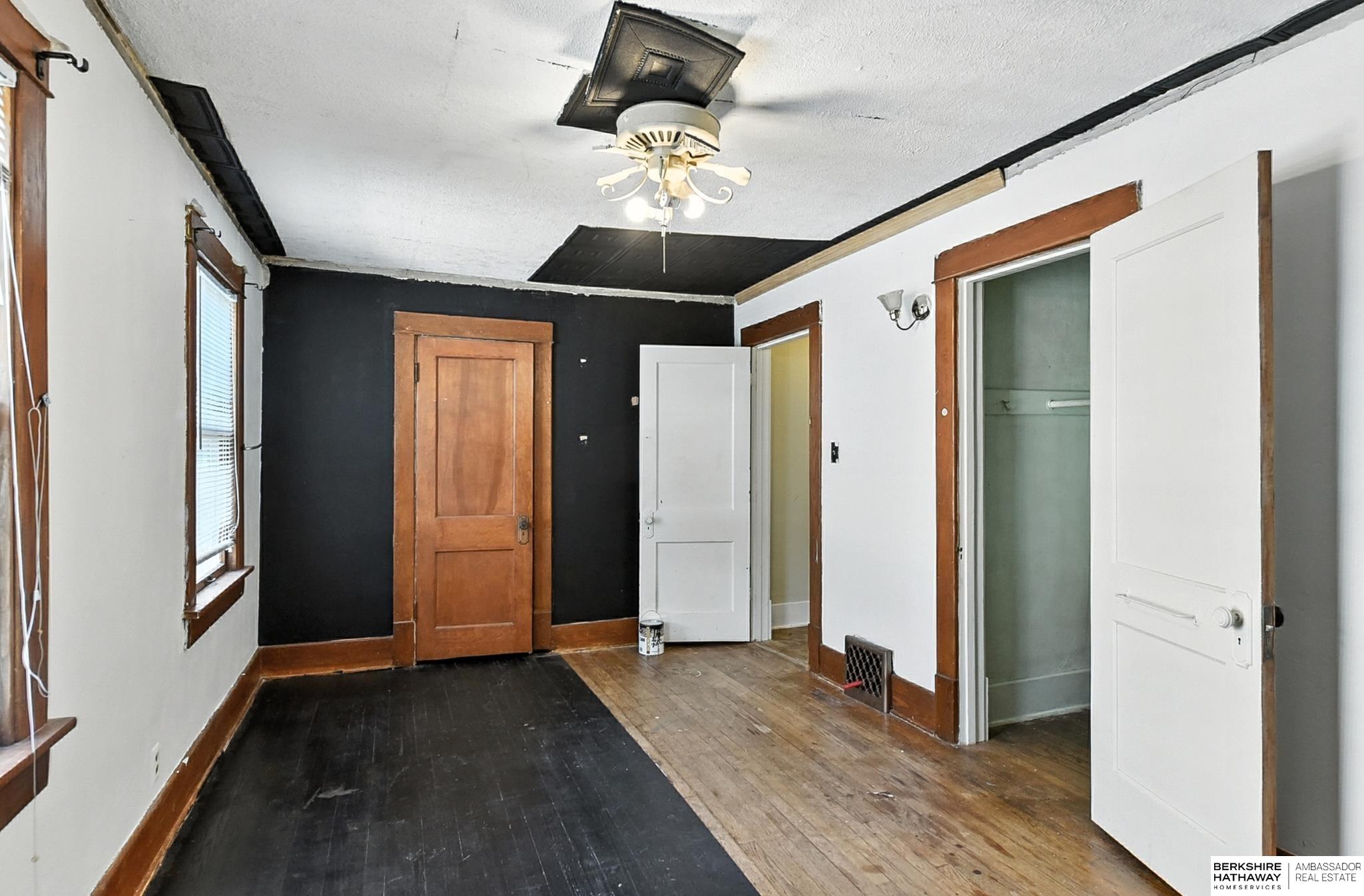 3340 Center Street