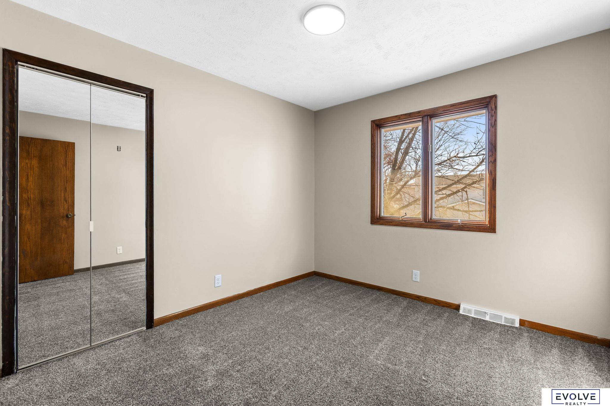 6355 S 140th Circle