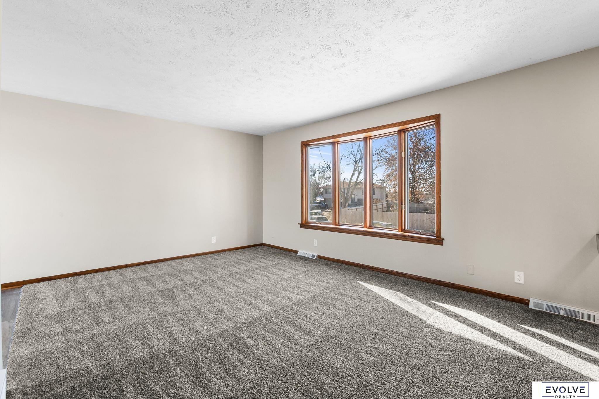 6355 S 140th Circle