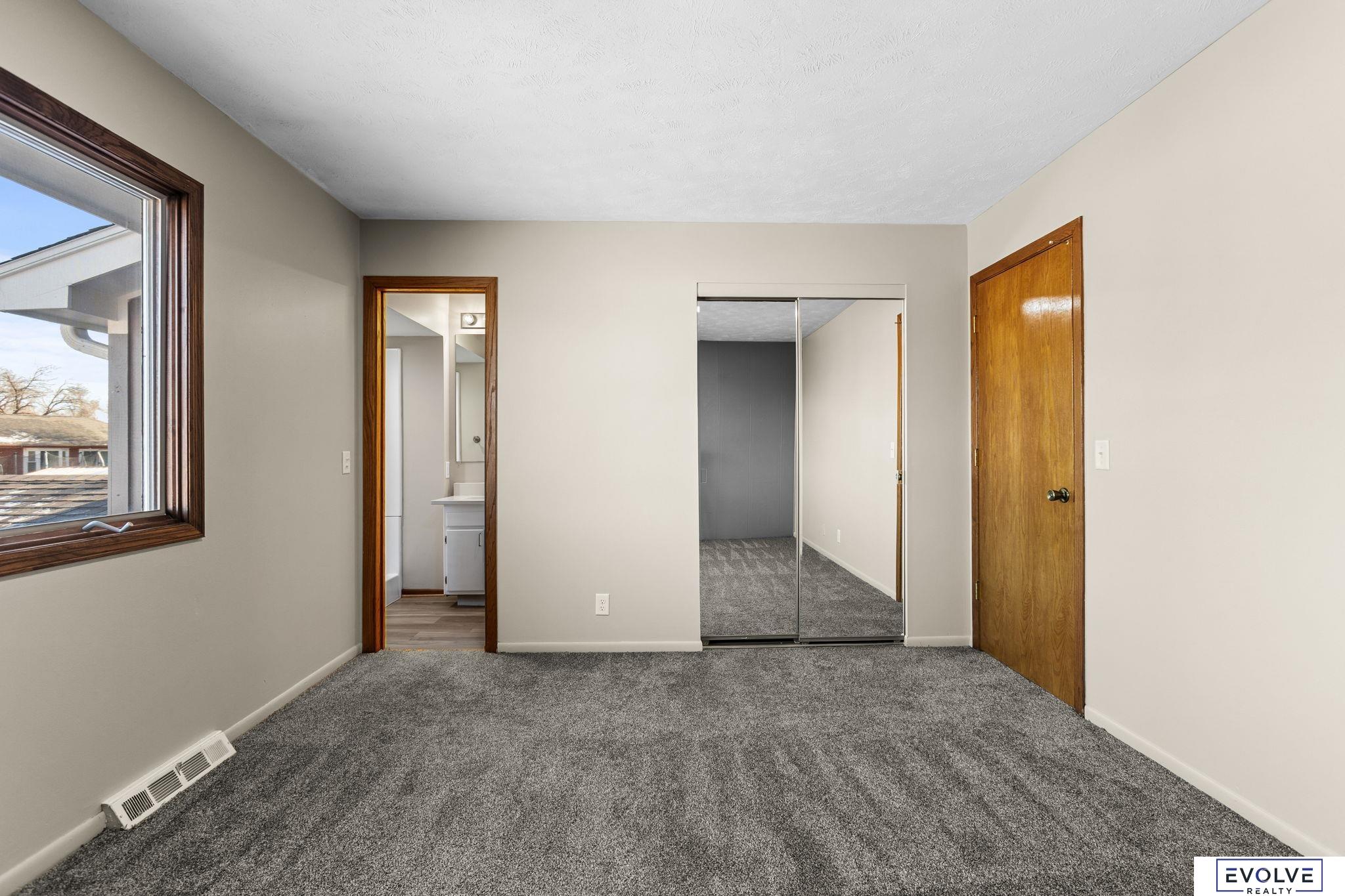 6355 S 140th Circle