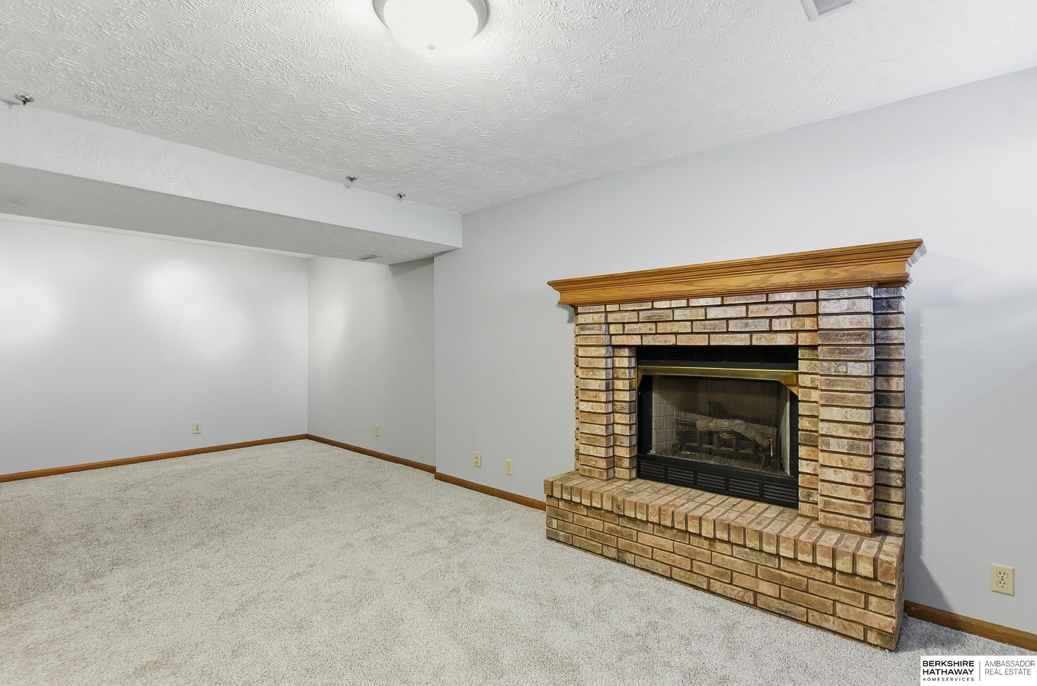 5180 S 147th Circle