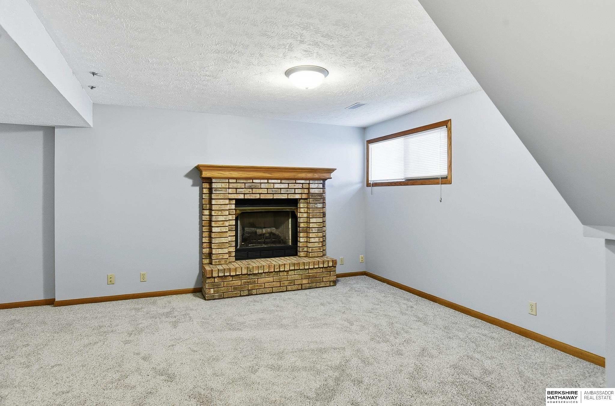 5180 S 147th Circle