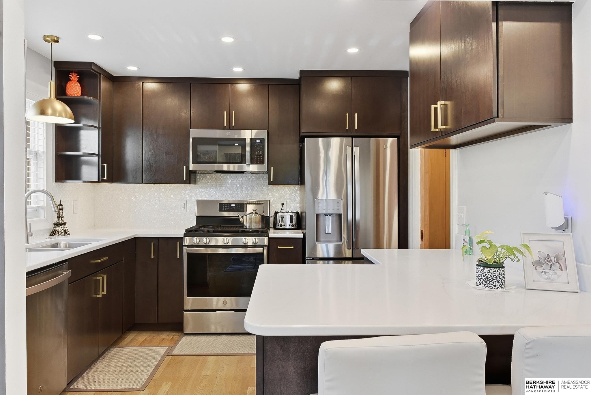 4022 & 4024 Burt Street