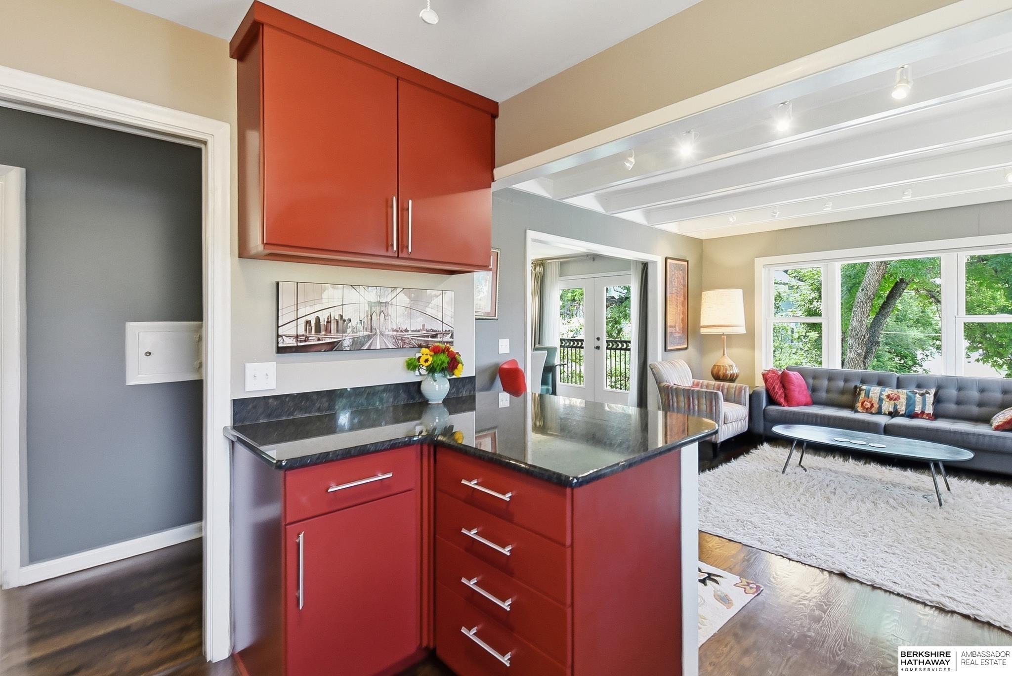 4022 & 4024 Burt Street