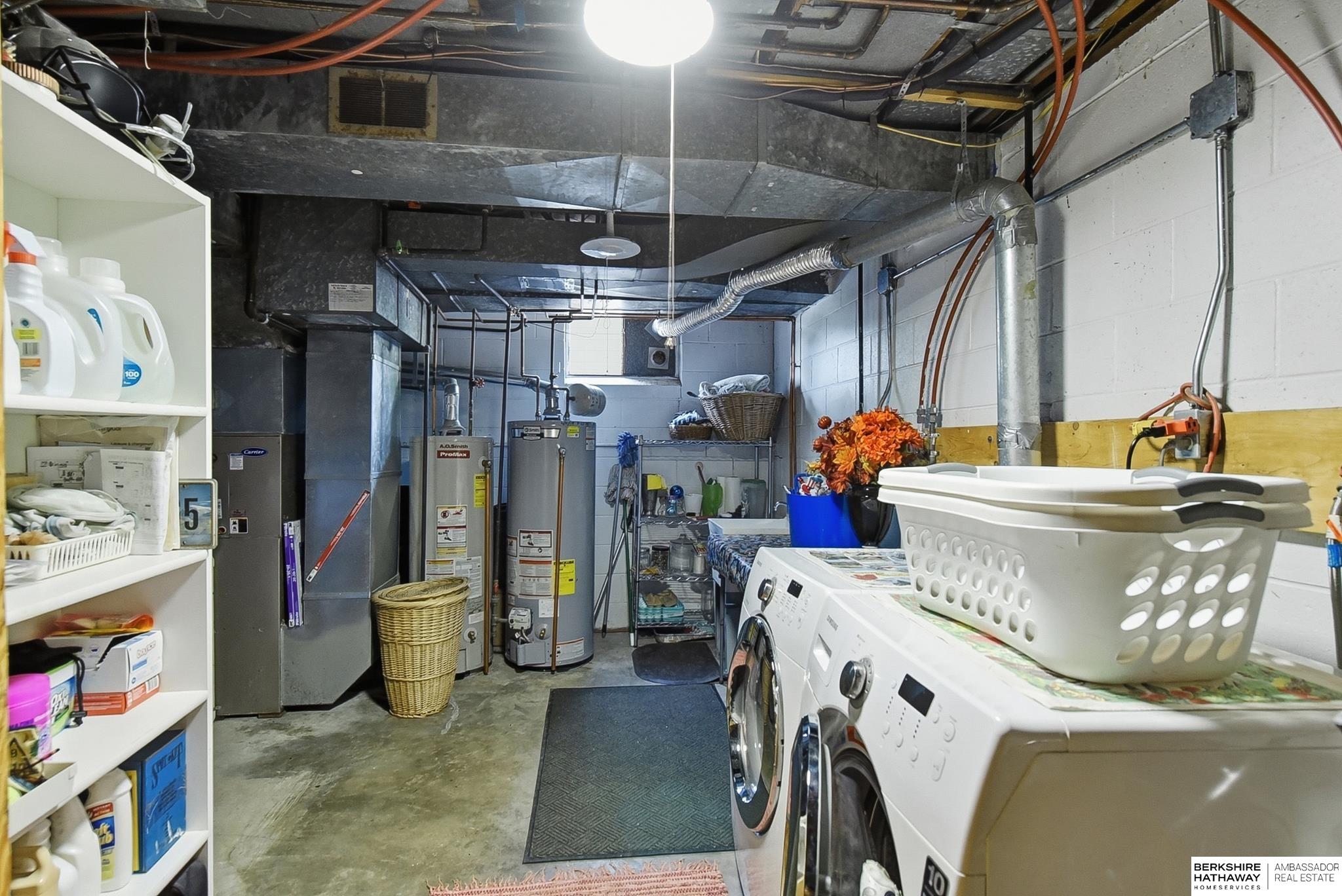 4022 & 4024 Burt Street