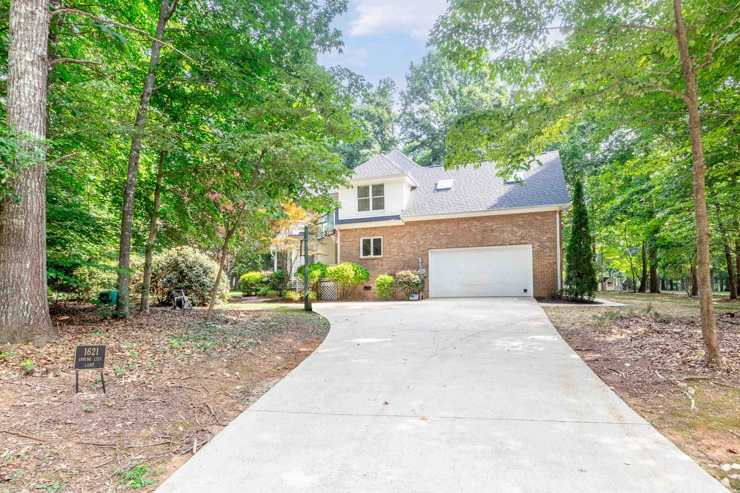 1621 Spring Lily Lane
