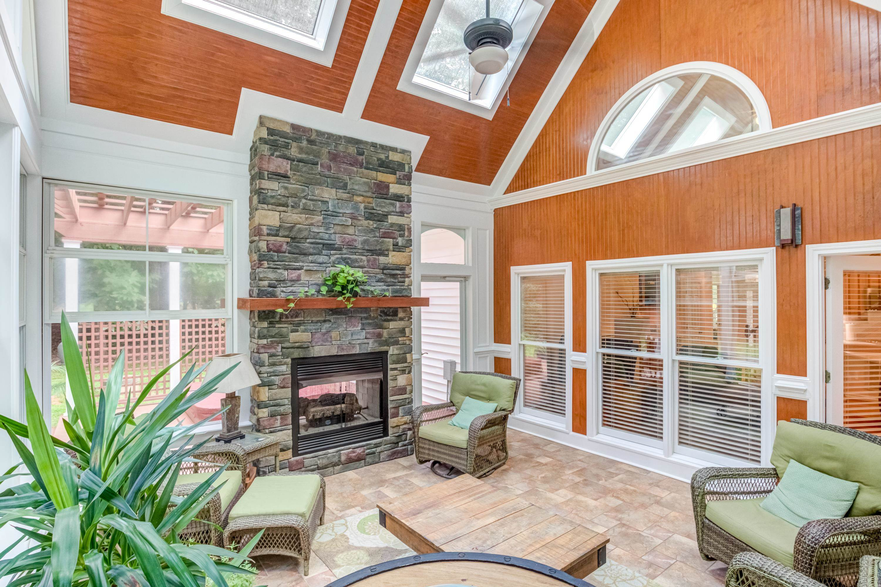 1621 Spring Lily Lane