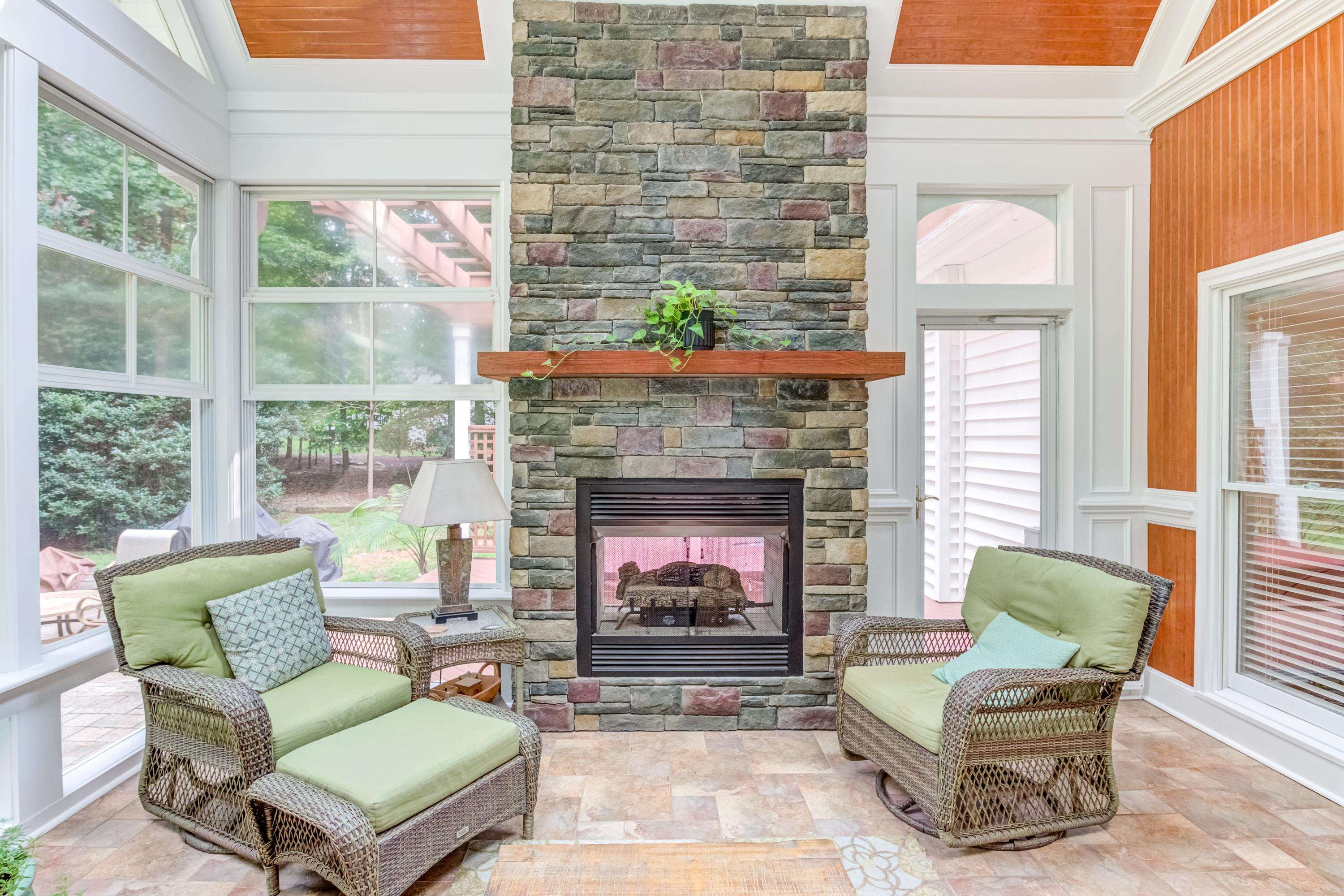 1621 Spring Lily Lane