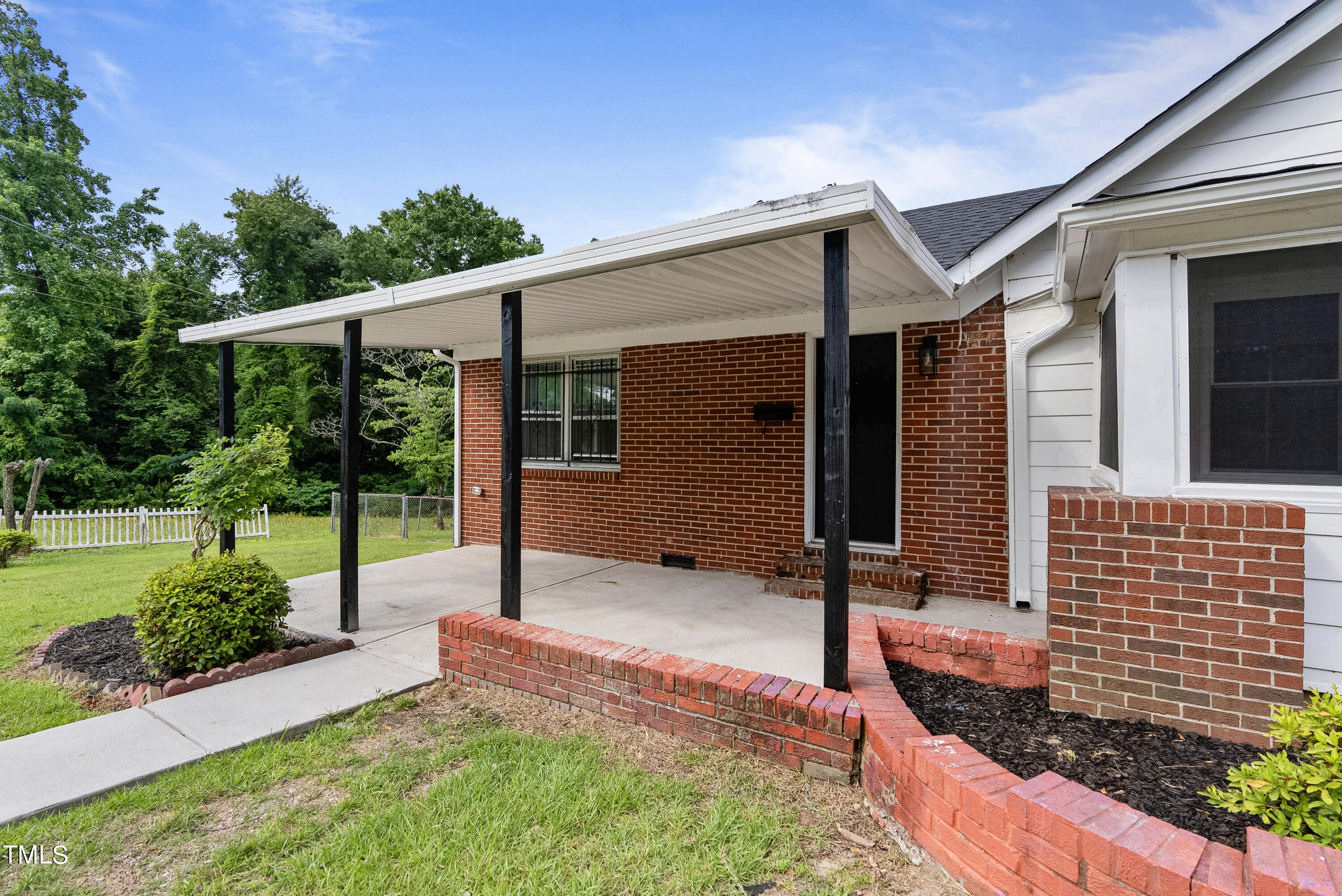 1613 Kendall Drive