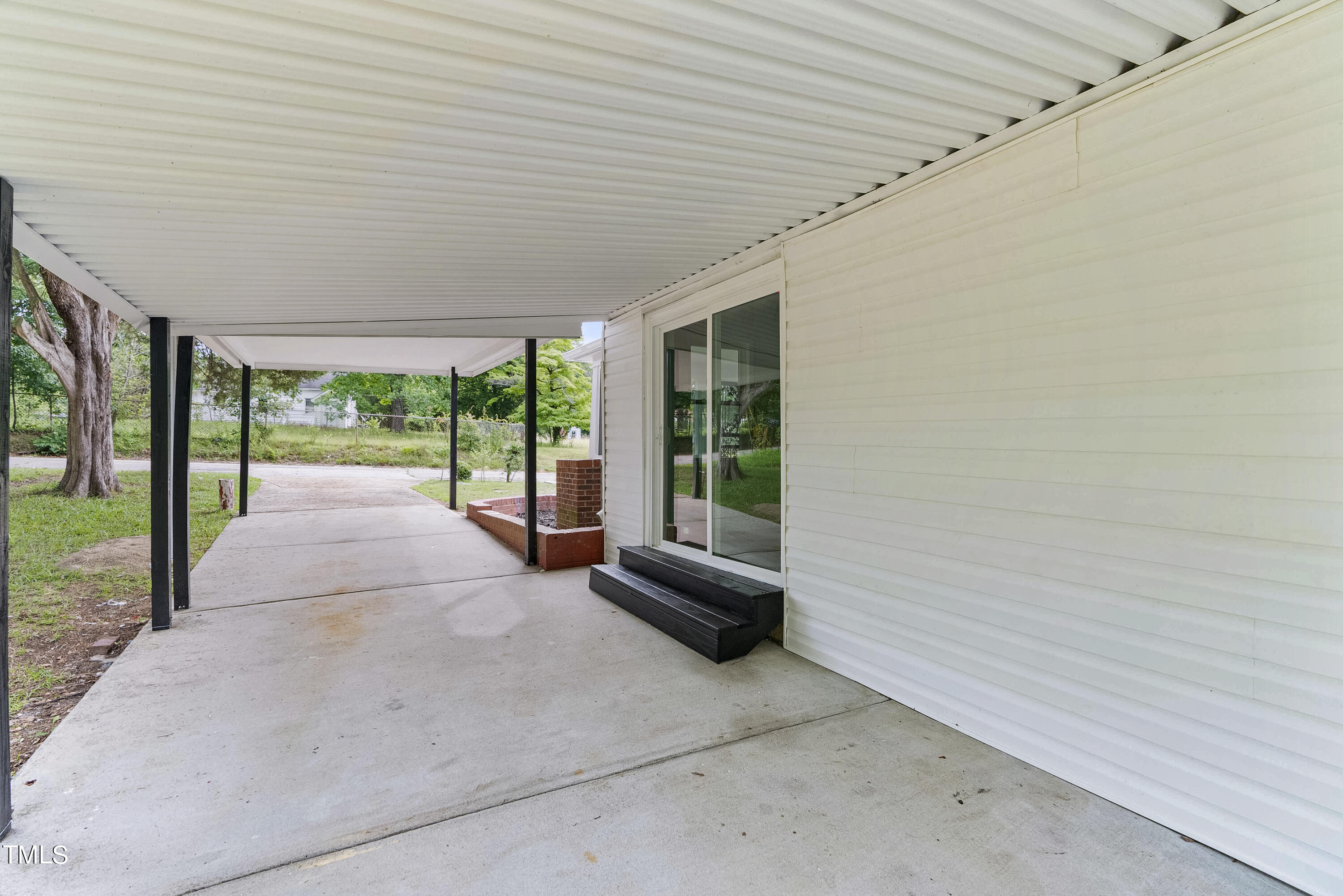 1613 Kendall Drive