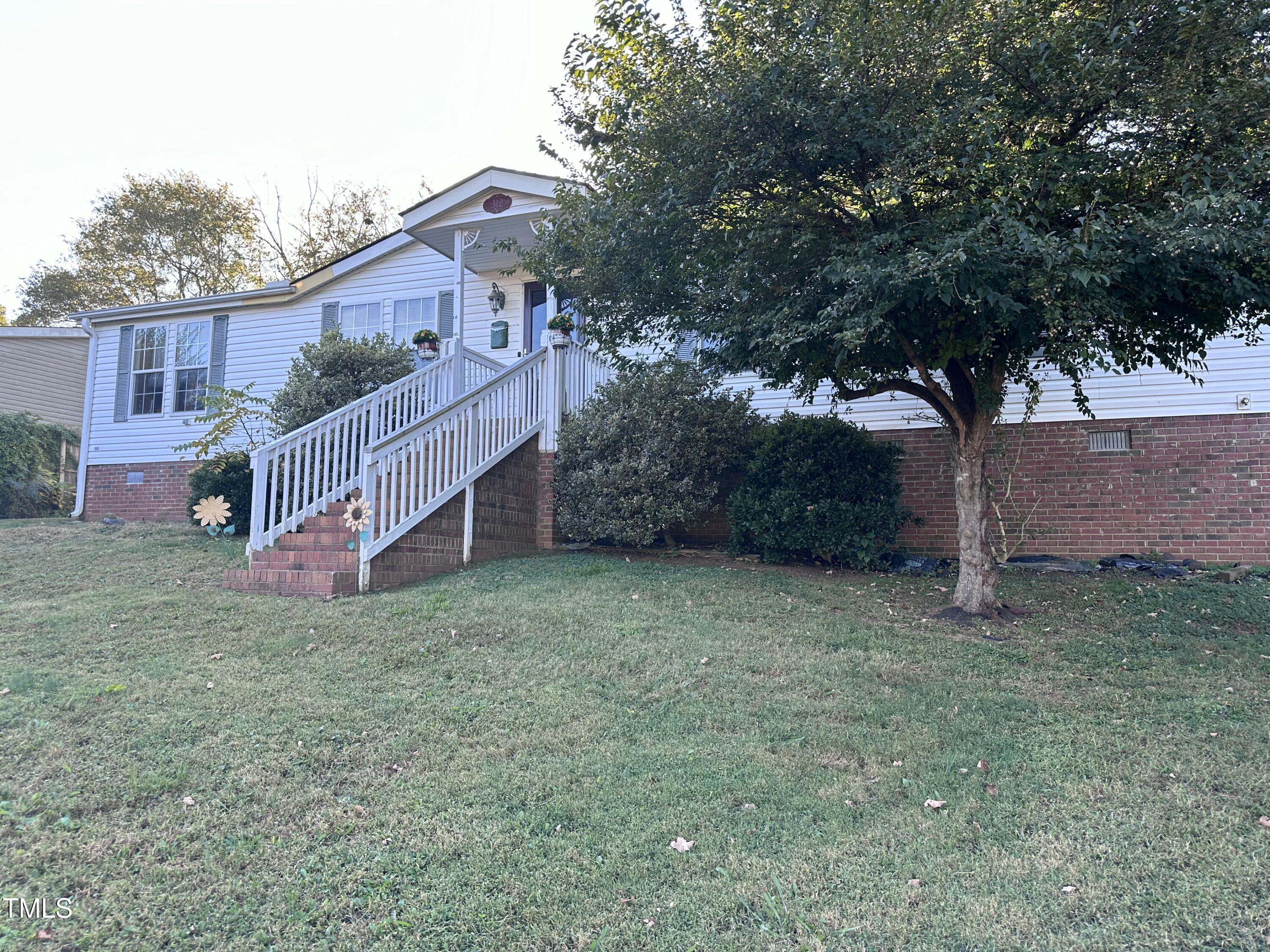 312 Lang Court