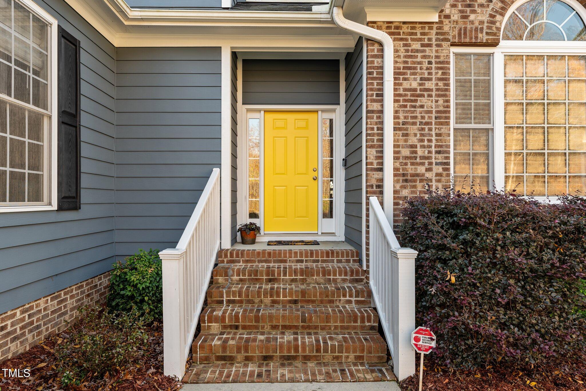 104 Straywick Court